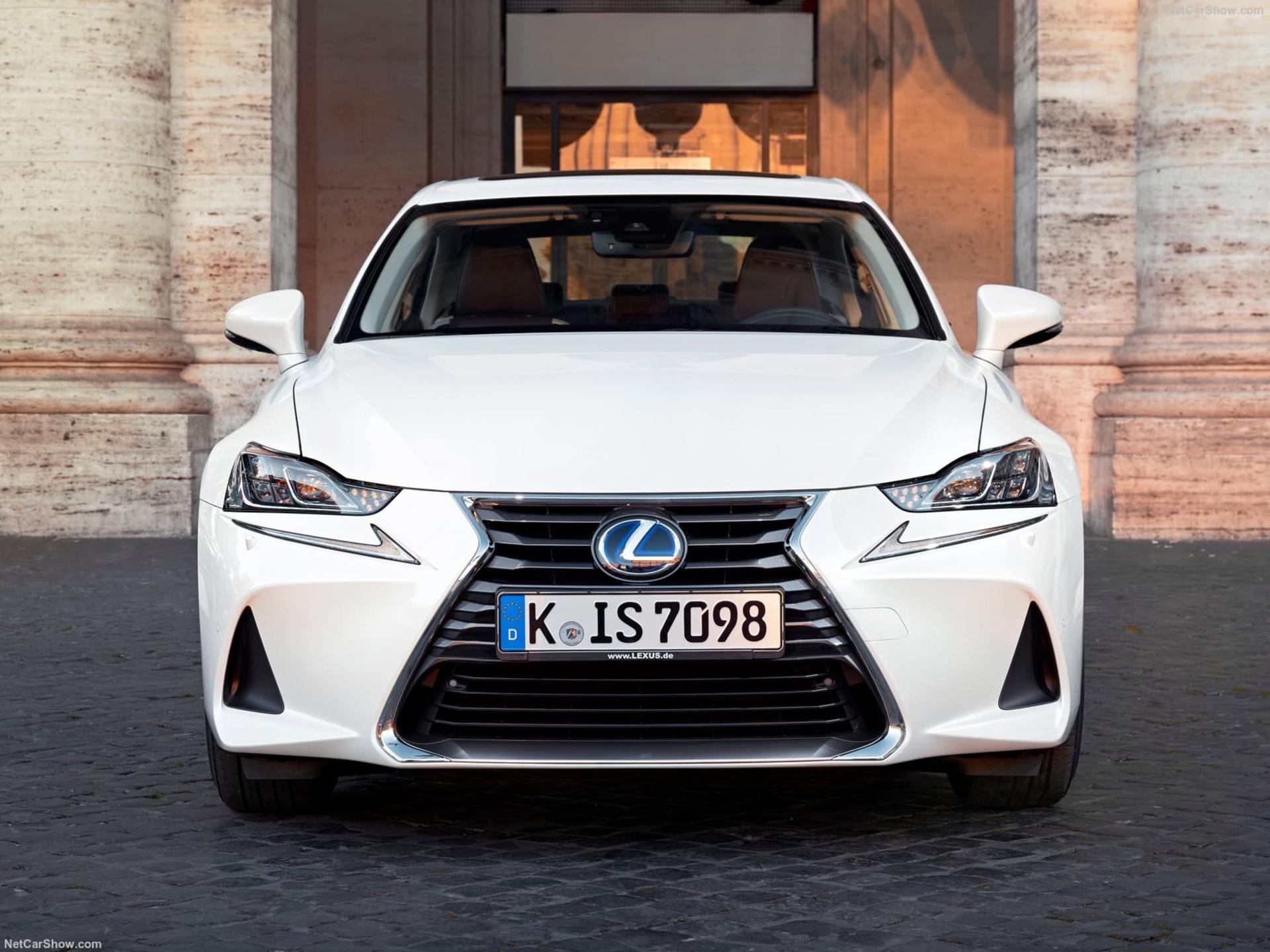 Lexus IS / لکسوس