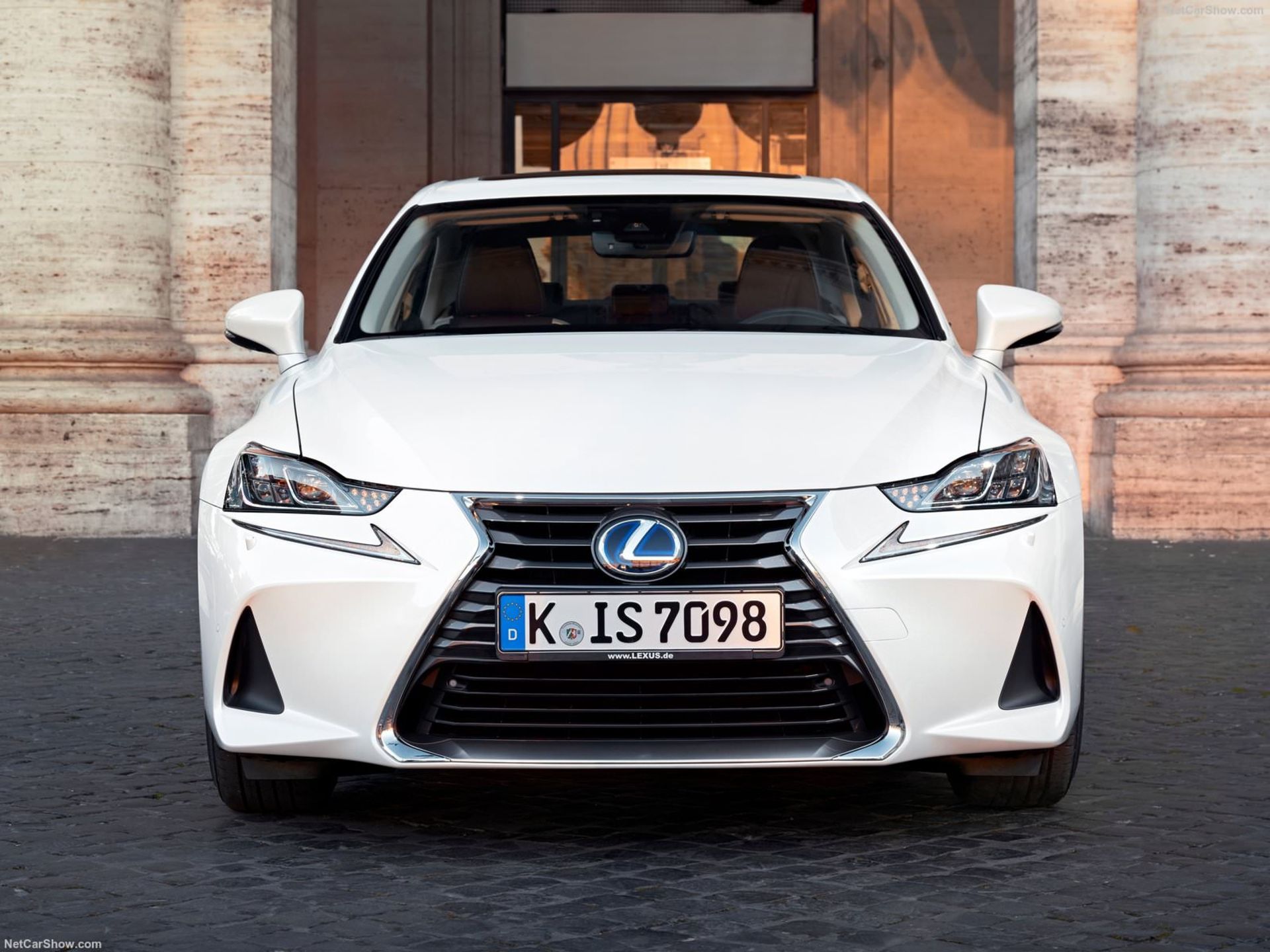 Lexus IS / لکسوس
