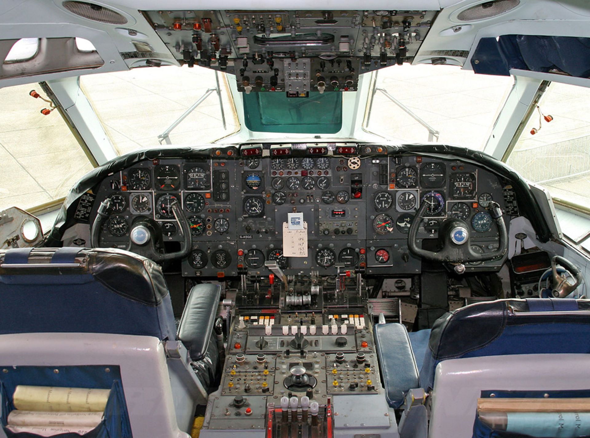 مرجع متخصصين ايران Vickers VC10 Cockpit