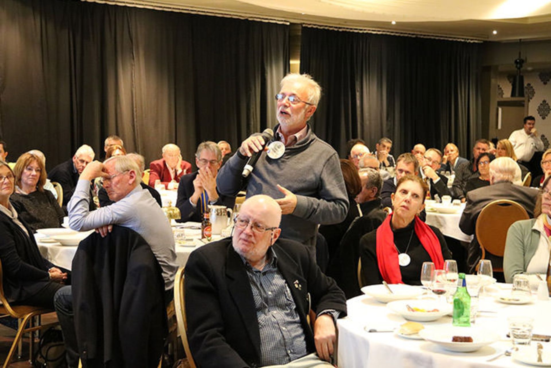 سخنرانی در جمع