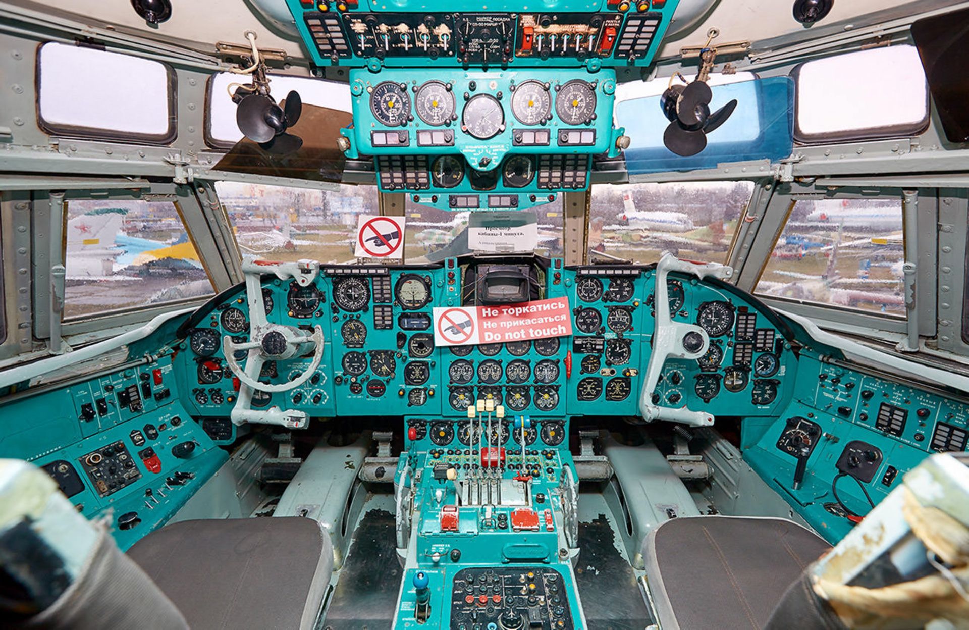Ilyushin IL-62 Cockpit