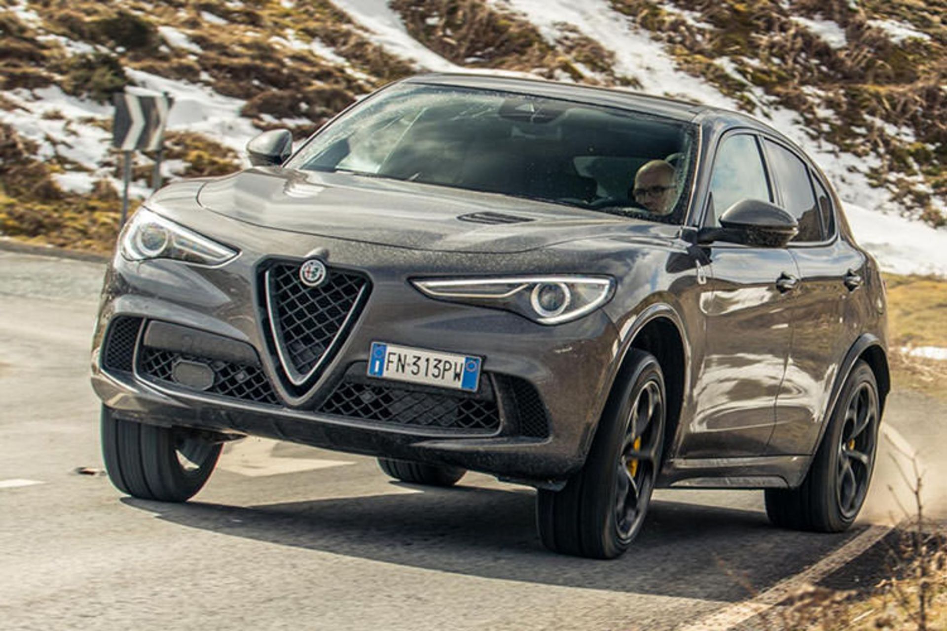 Alfa Romeo Stelvio Quadrifoglio / شاسی‌بلند آلفا رومئو استلویو کوادریفوگلیو