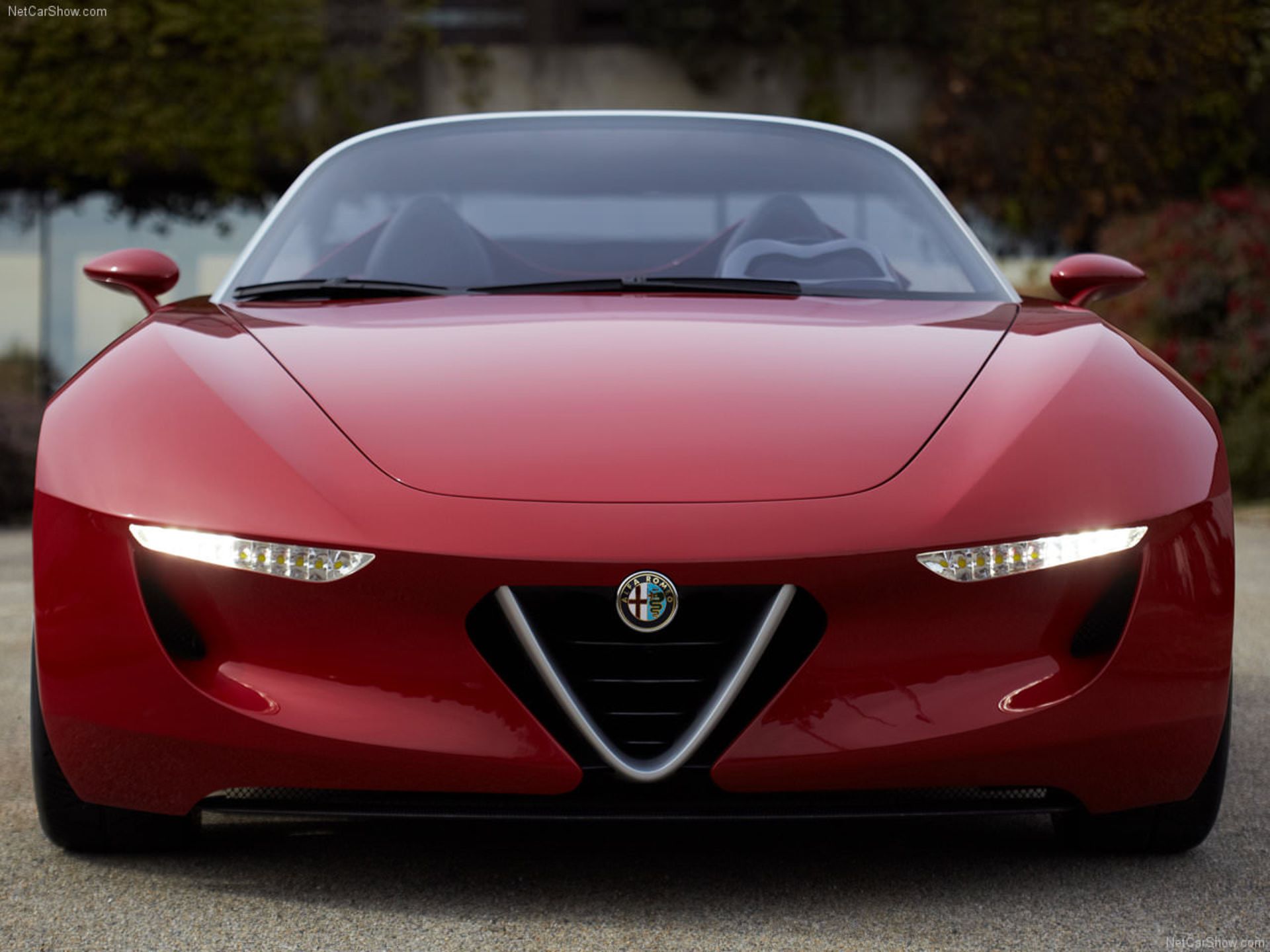 آلفارومئو / Alfa Romeo 2uettottanta