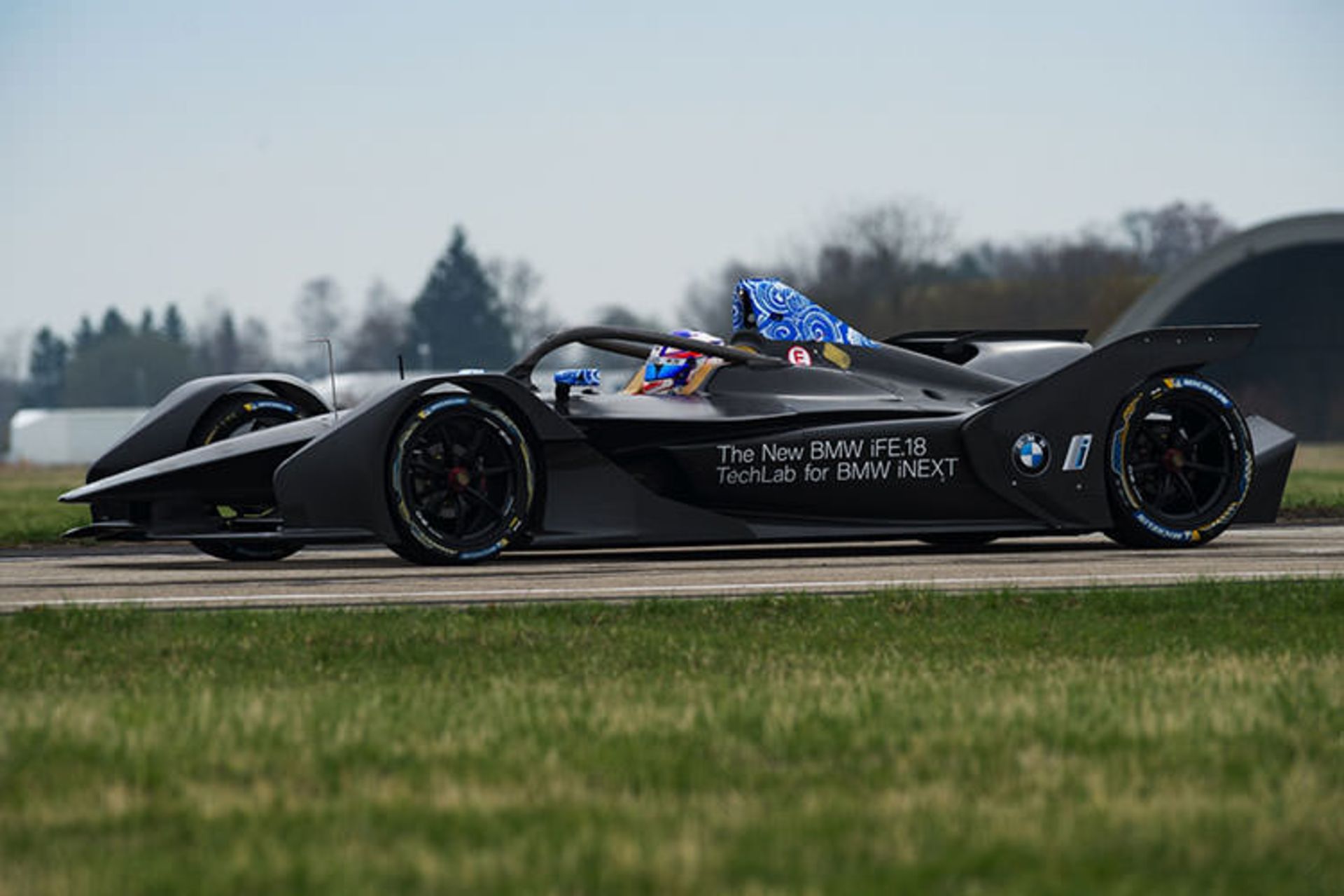 BMW iFE.18 / خودروی مسابقه‌ای الکتریکی بی‌ام‌و