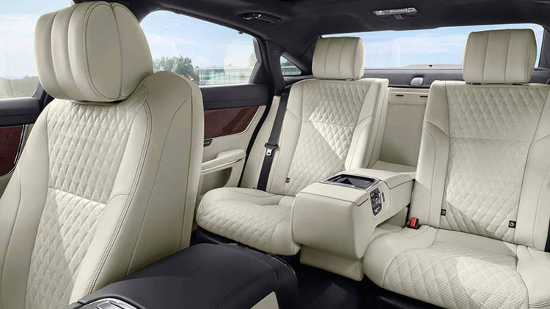 Jaguar XJ / سدان جگوار XJ