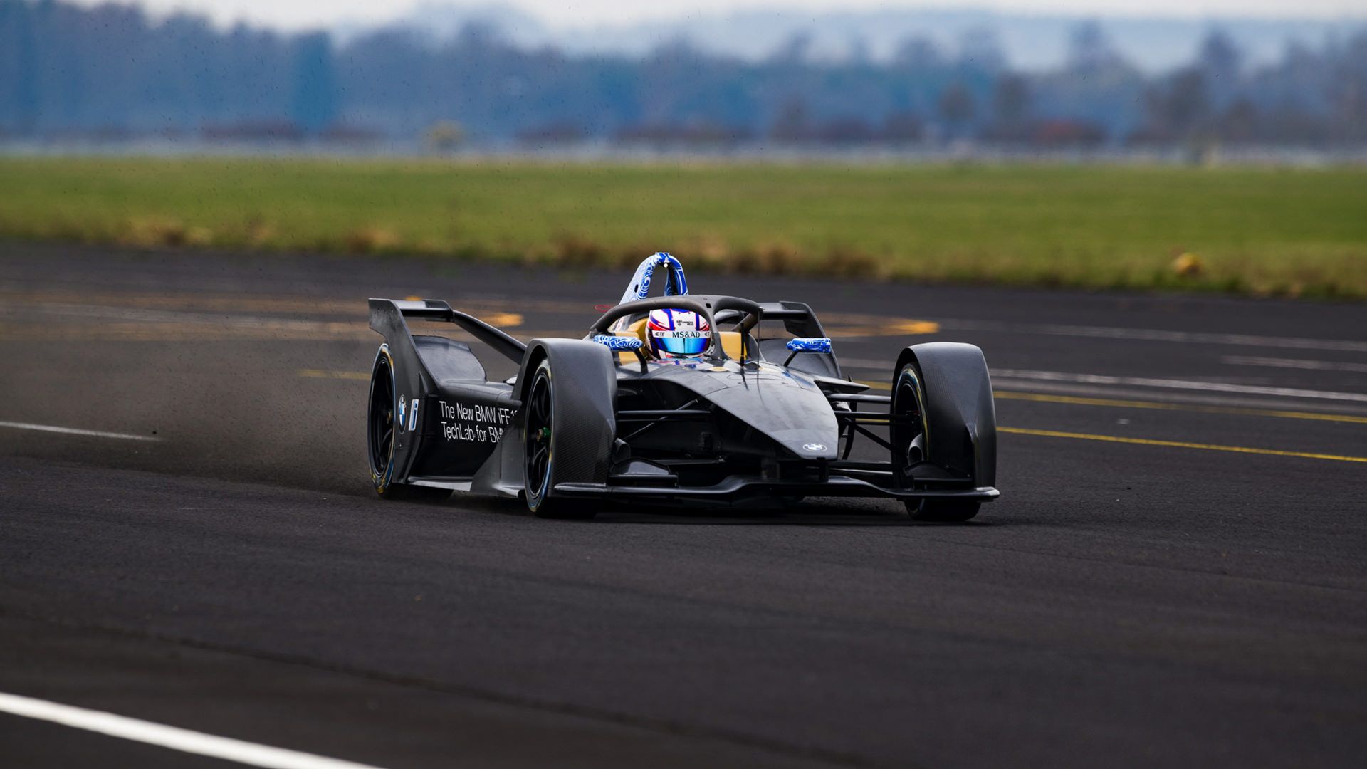 BMW iFE.18 / خودروی مسابقه‌ای الکتریکی بی‌ام‌و