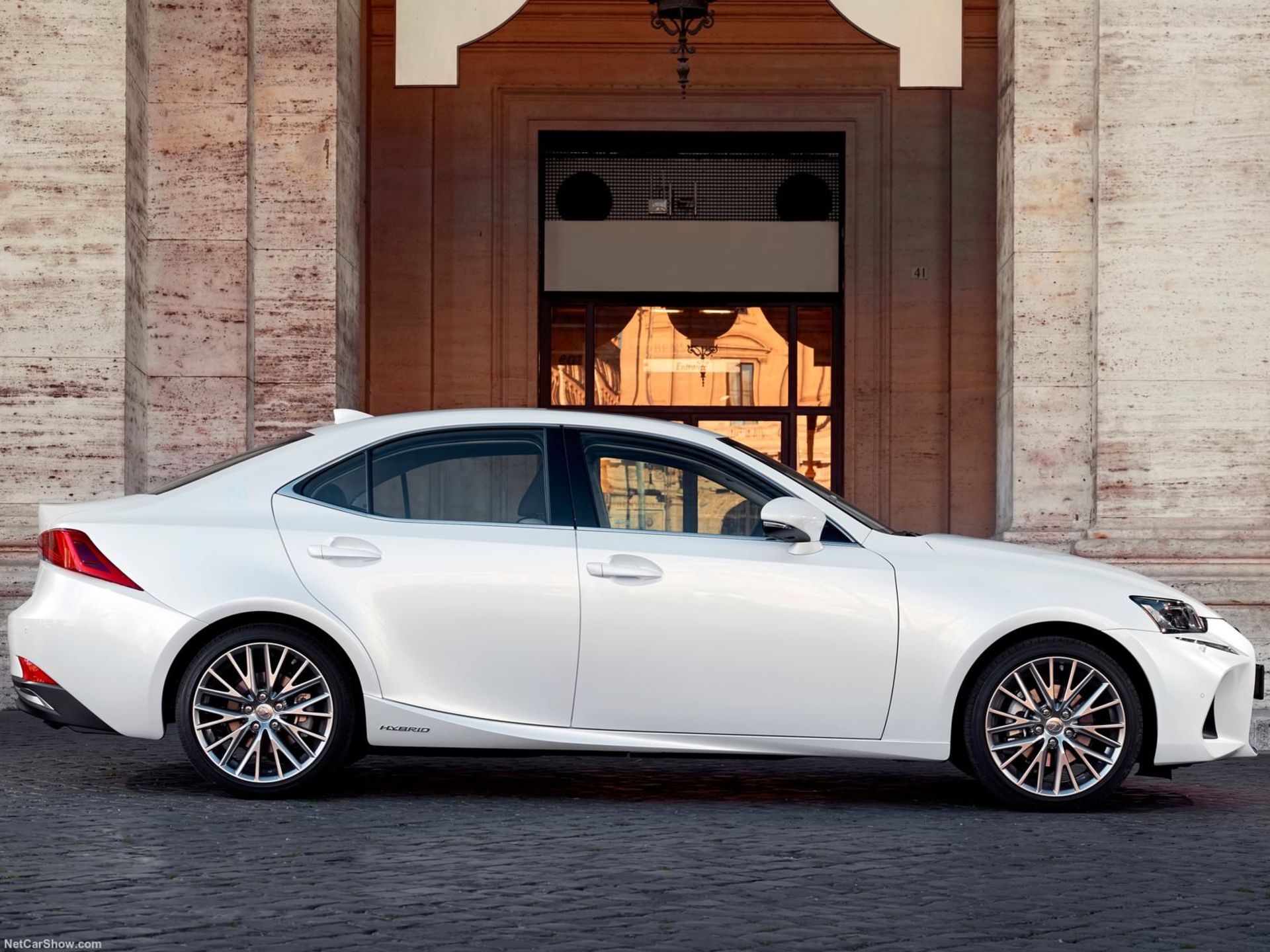 Lexus IS / لکسوس