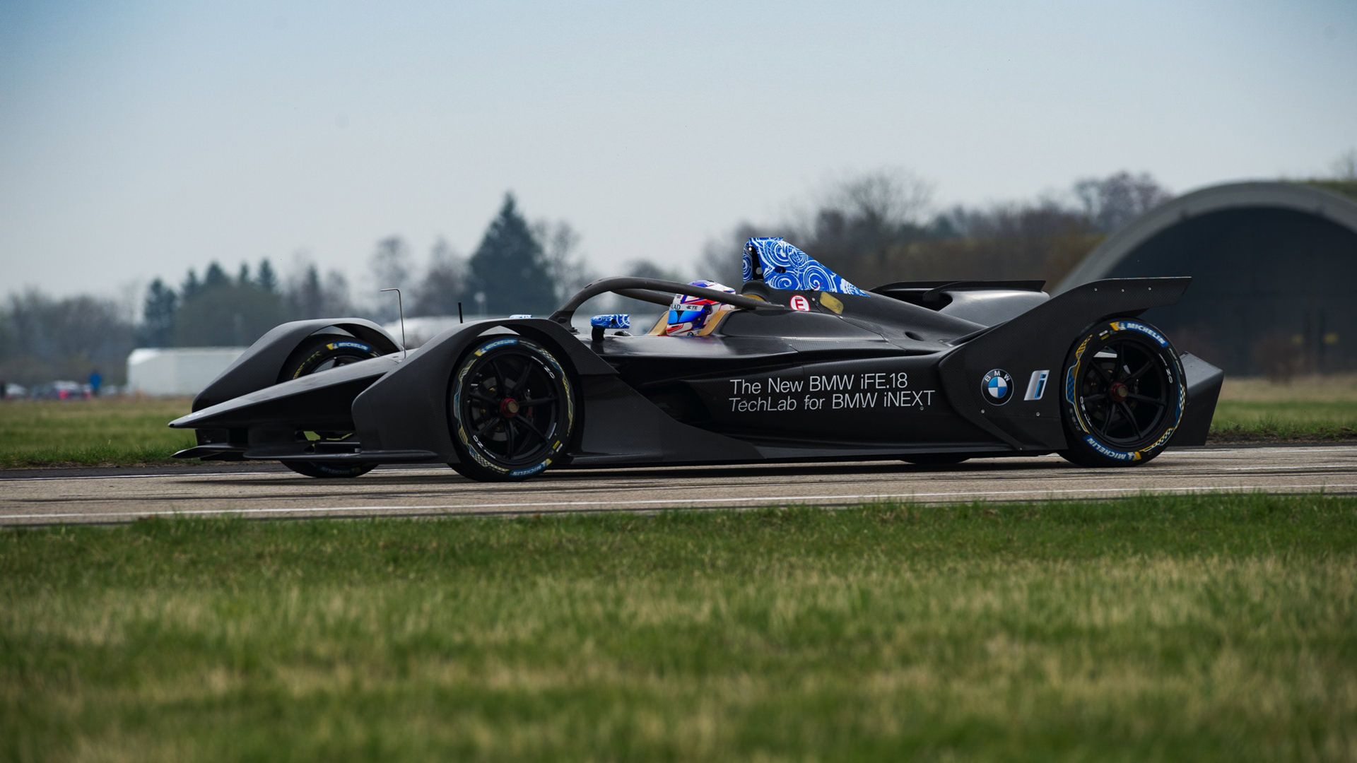 BMW iFE.18 / خودروی مسابقه‌ای الکتریکی بی‌ام‌و