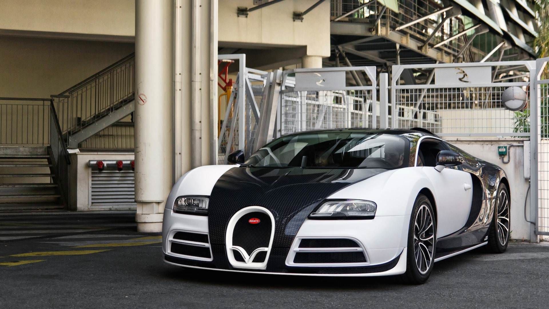 مرجع متخصصين ايران Bugatti Veyron / ابرخودروي بوگاتي ويرون