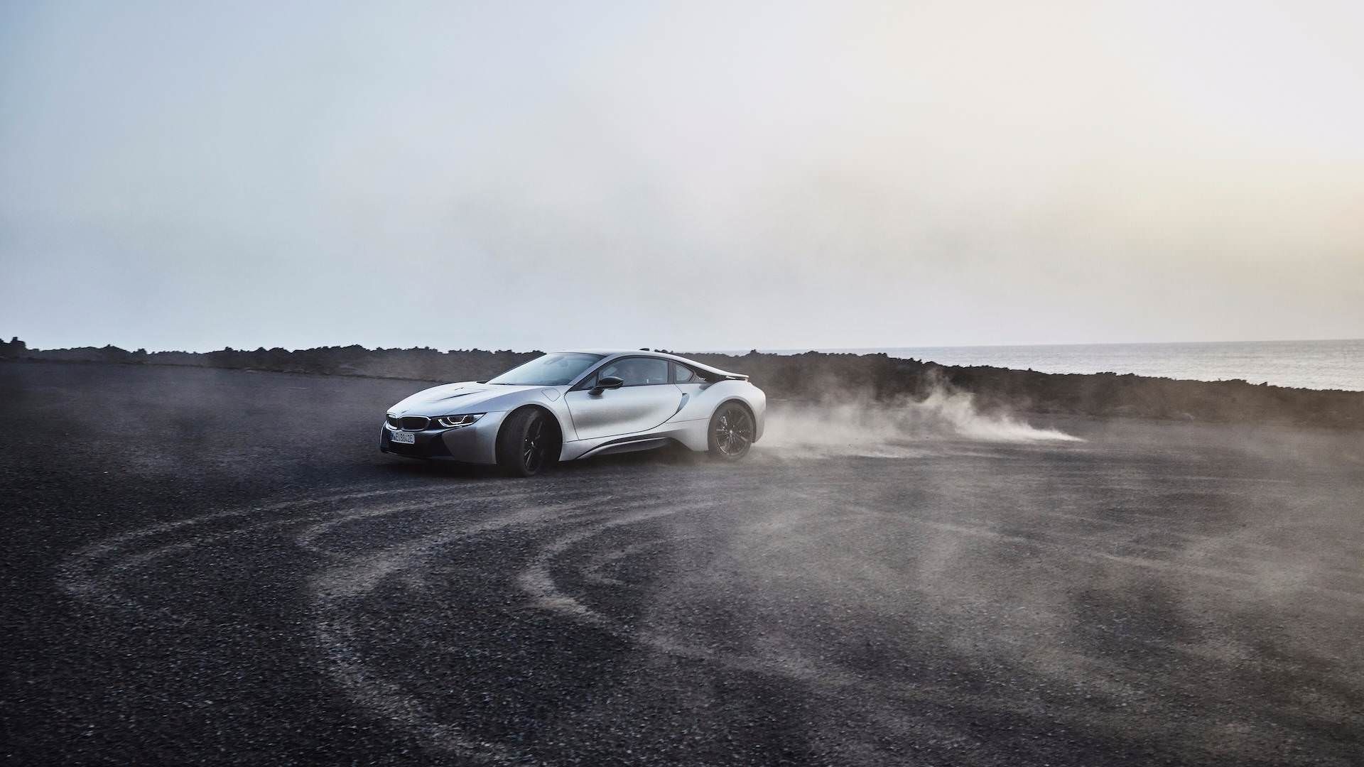 BMW  i8 coupe / خودروی الکتریکی کوپه بی‌ام‌و  i8