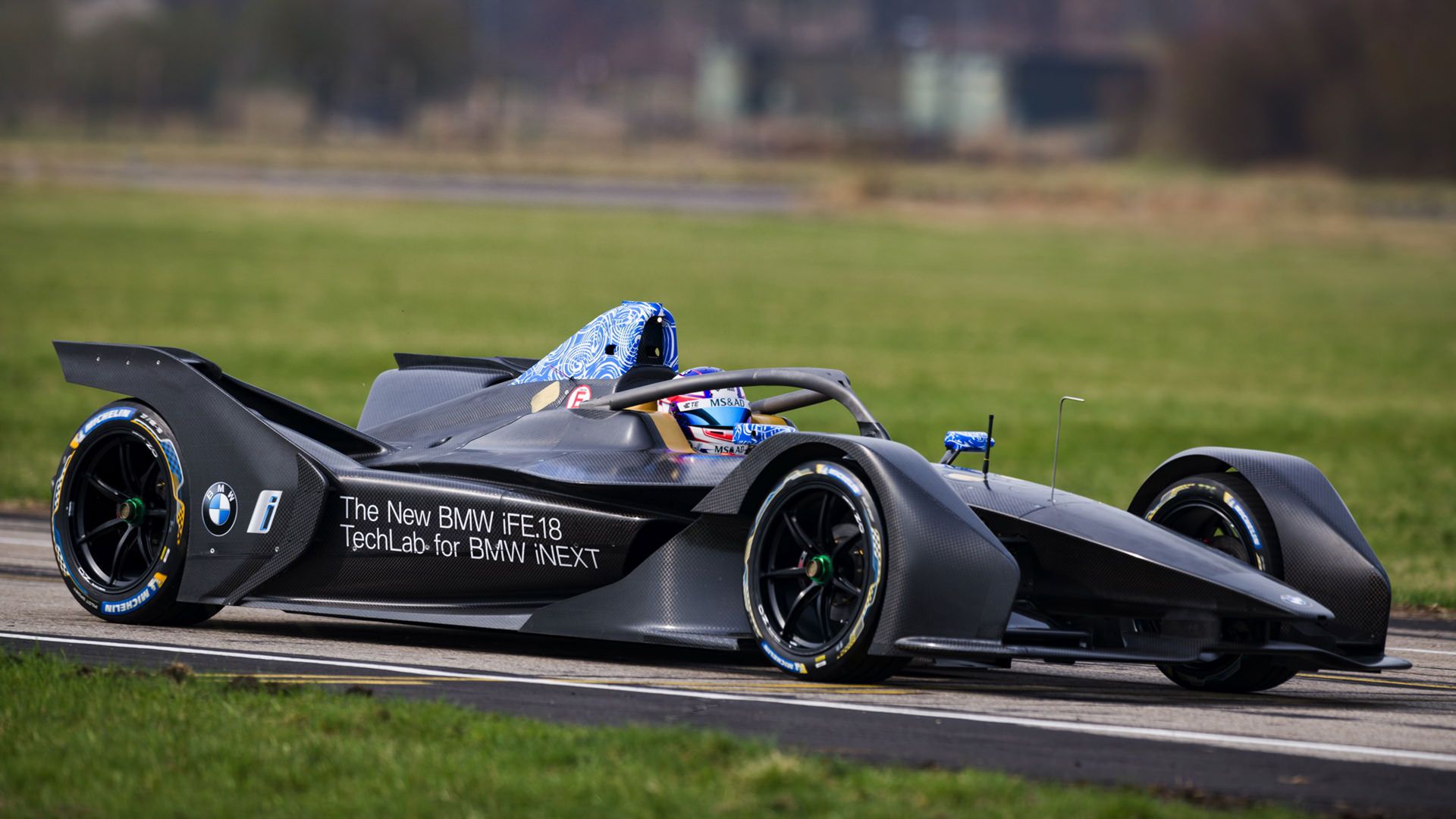 BMW iFE.18 / خودروی مسابقه‌ای الکتریکی بی‌ام‌و