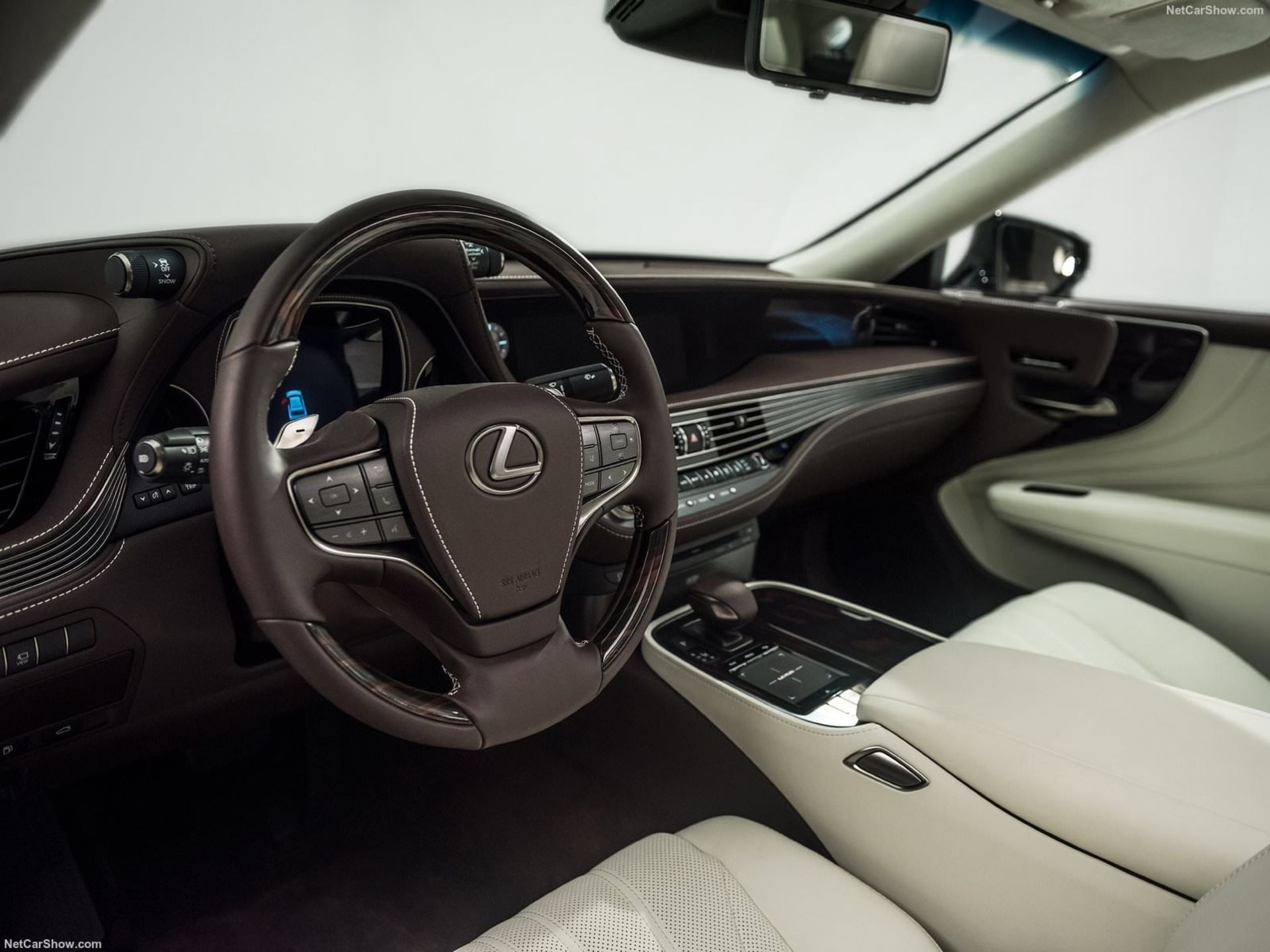 Lexus LS 500 / لکسوس