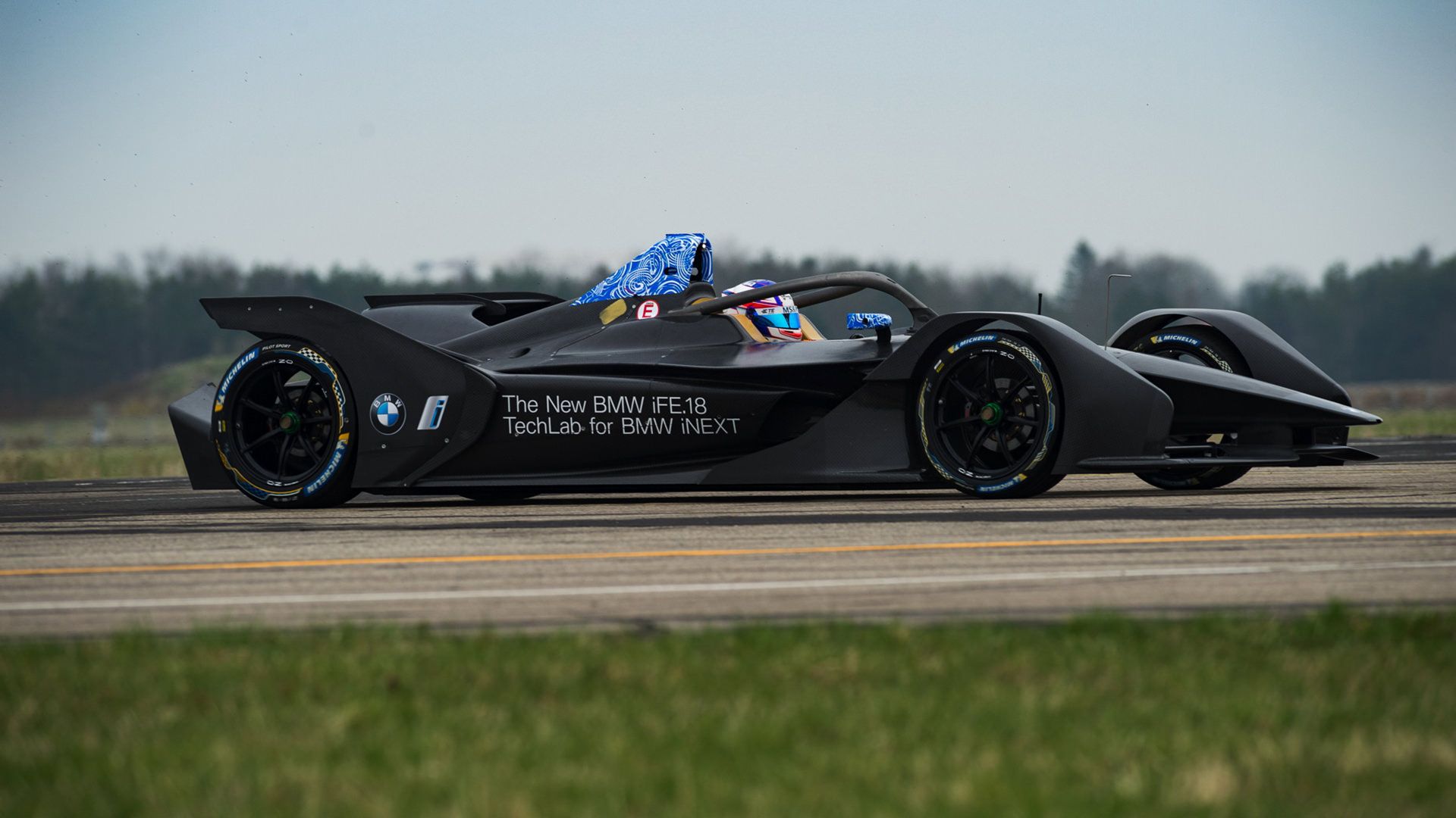 BMW iFE.18 / خودروی مسابقه‌ای الکتریکی بی‌ام‌و