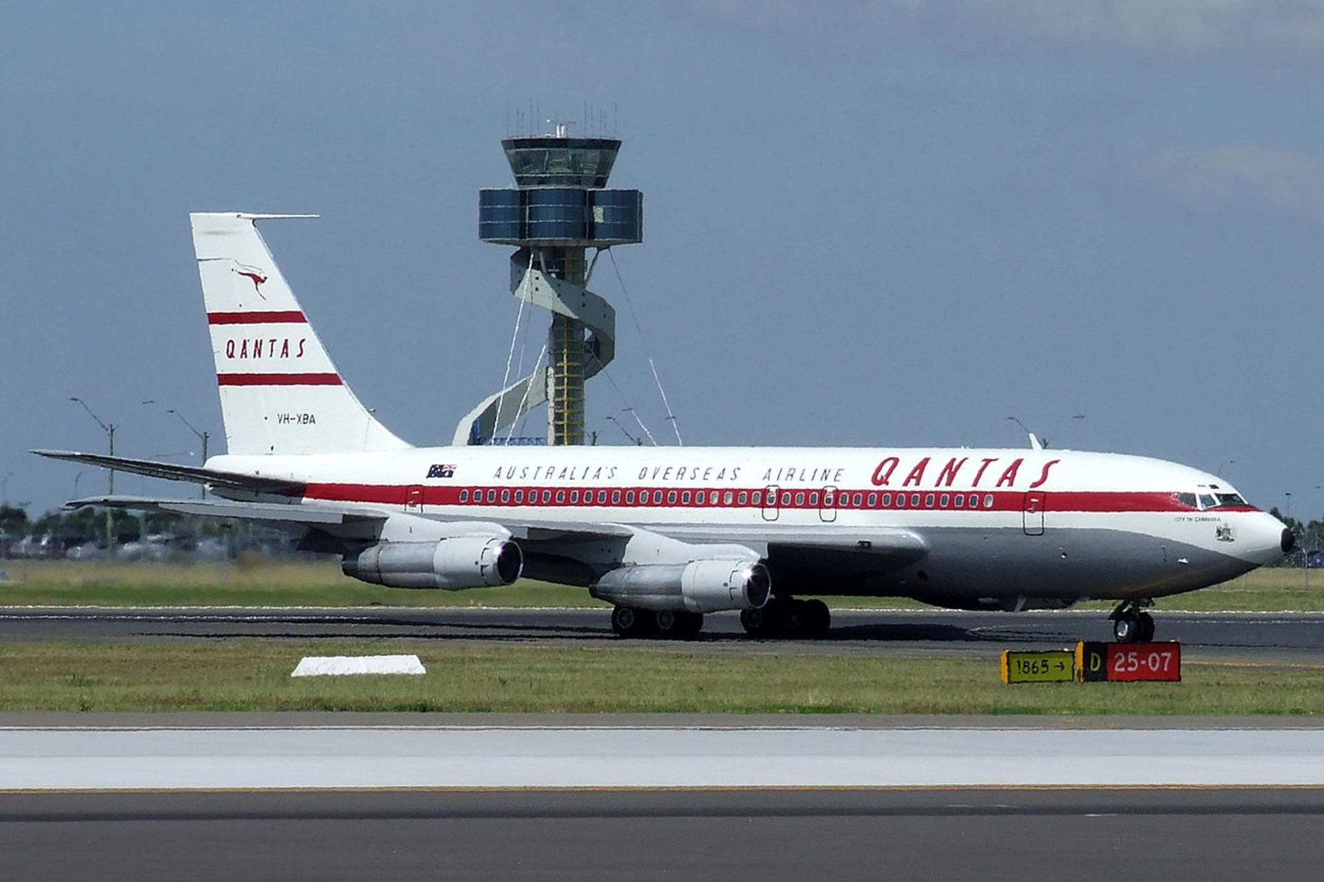 Boeing 707 Qantas