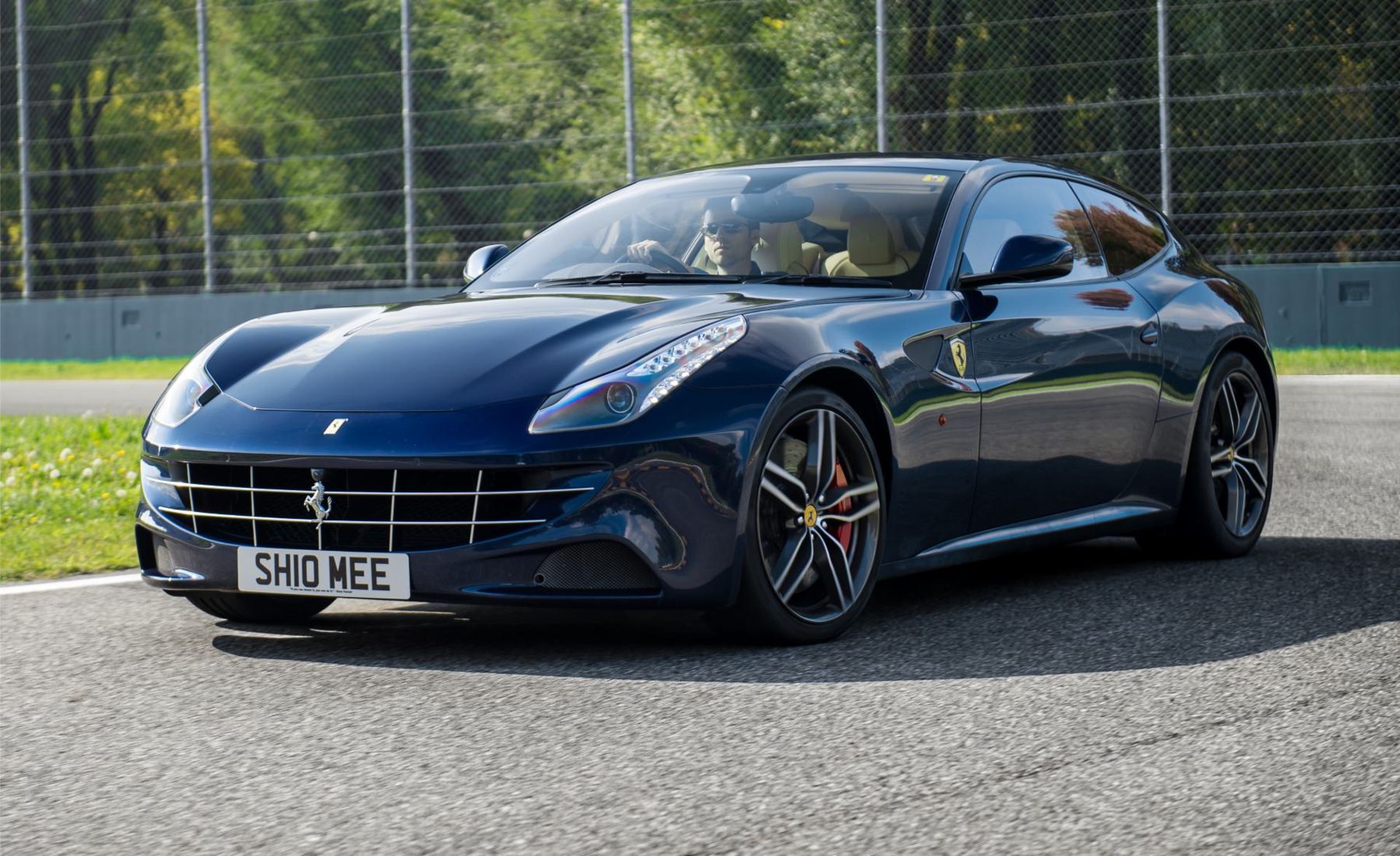 Ferrari FF / فراری 