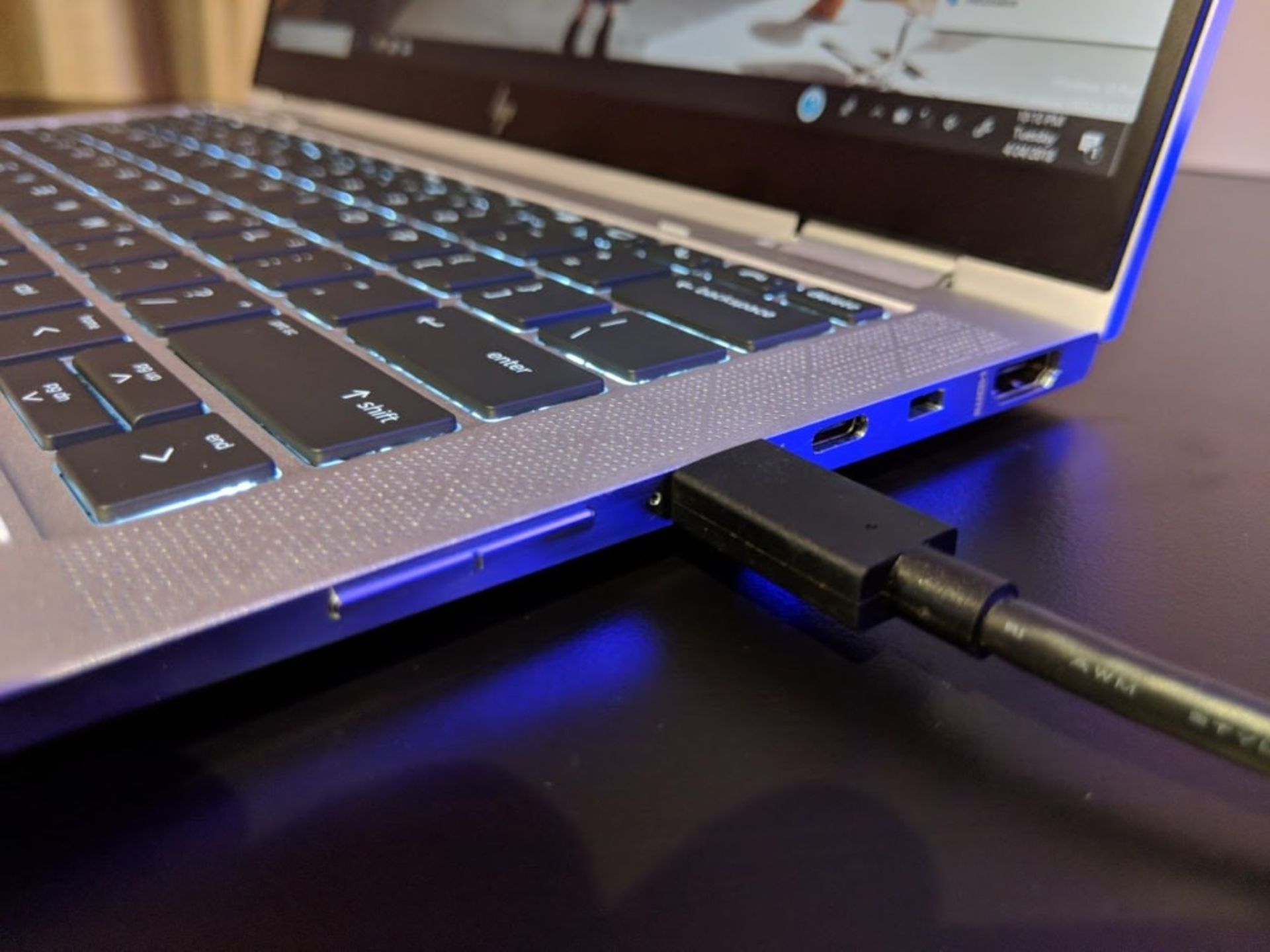 الیت بوک اچ پی