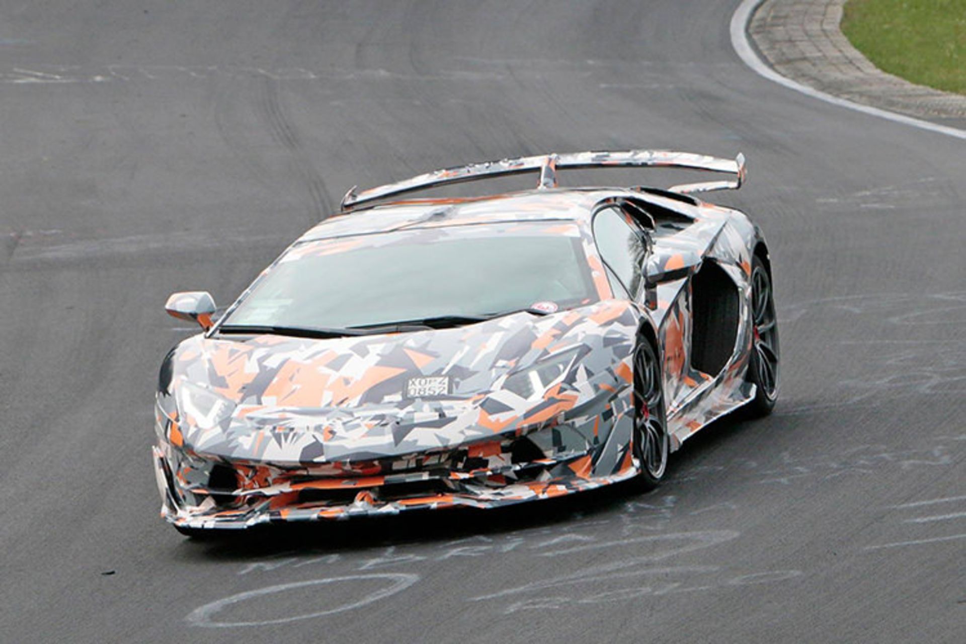 Lamborghini Aventador Superveloce Jota / خودروی سوپراسپرت لامبورگینی اونتادور سوپرولوچه جوتا