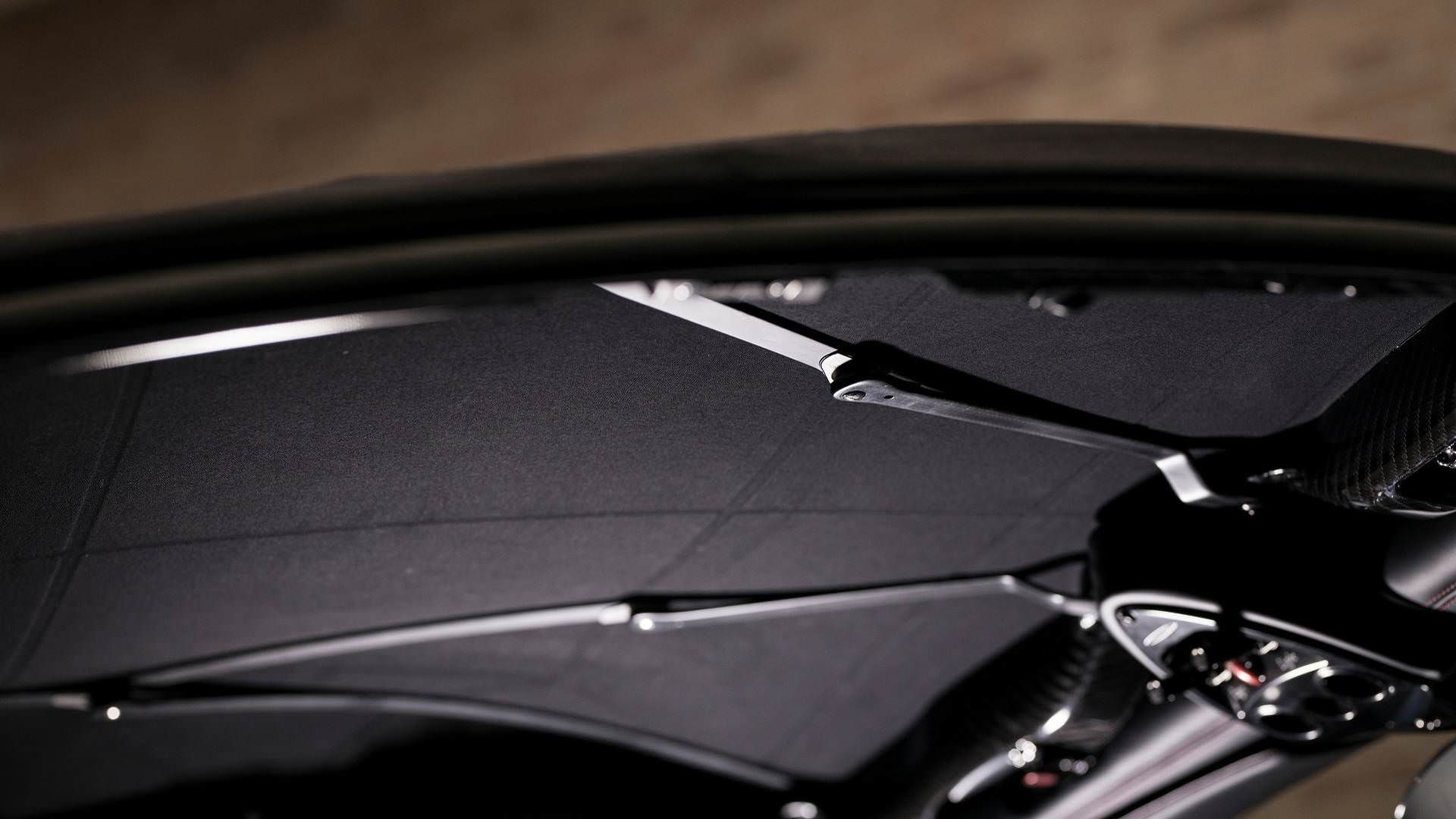 Pagani Huayra Roadster hypercar / ابرخودروی پاگانی هوایرا رودستر