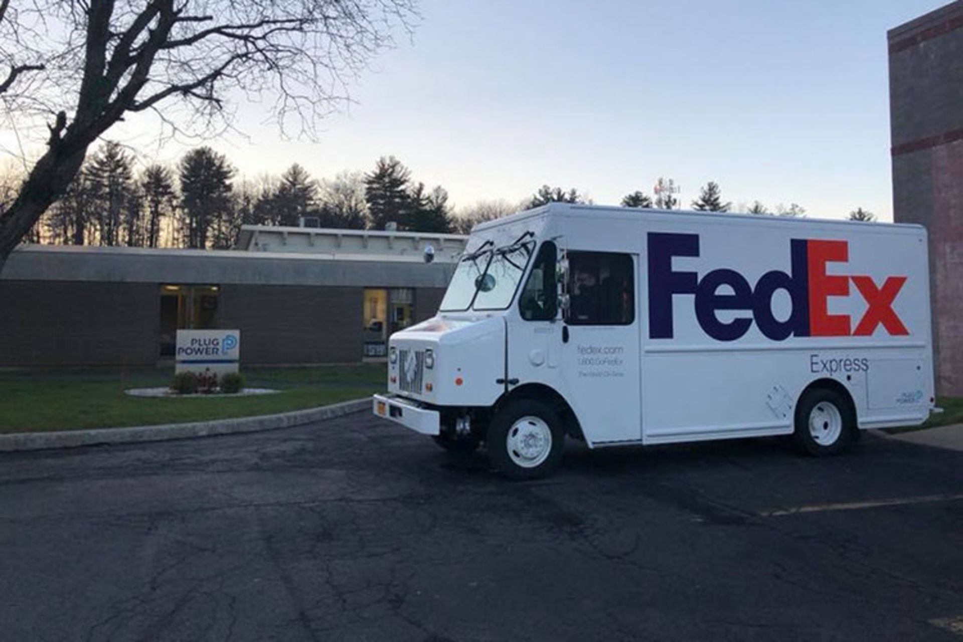 FedEx Express FCEV van / ون الکتریکی هیدروژنی فدرال اکسپرس
