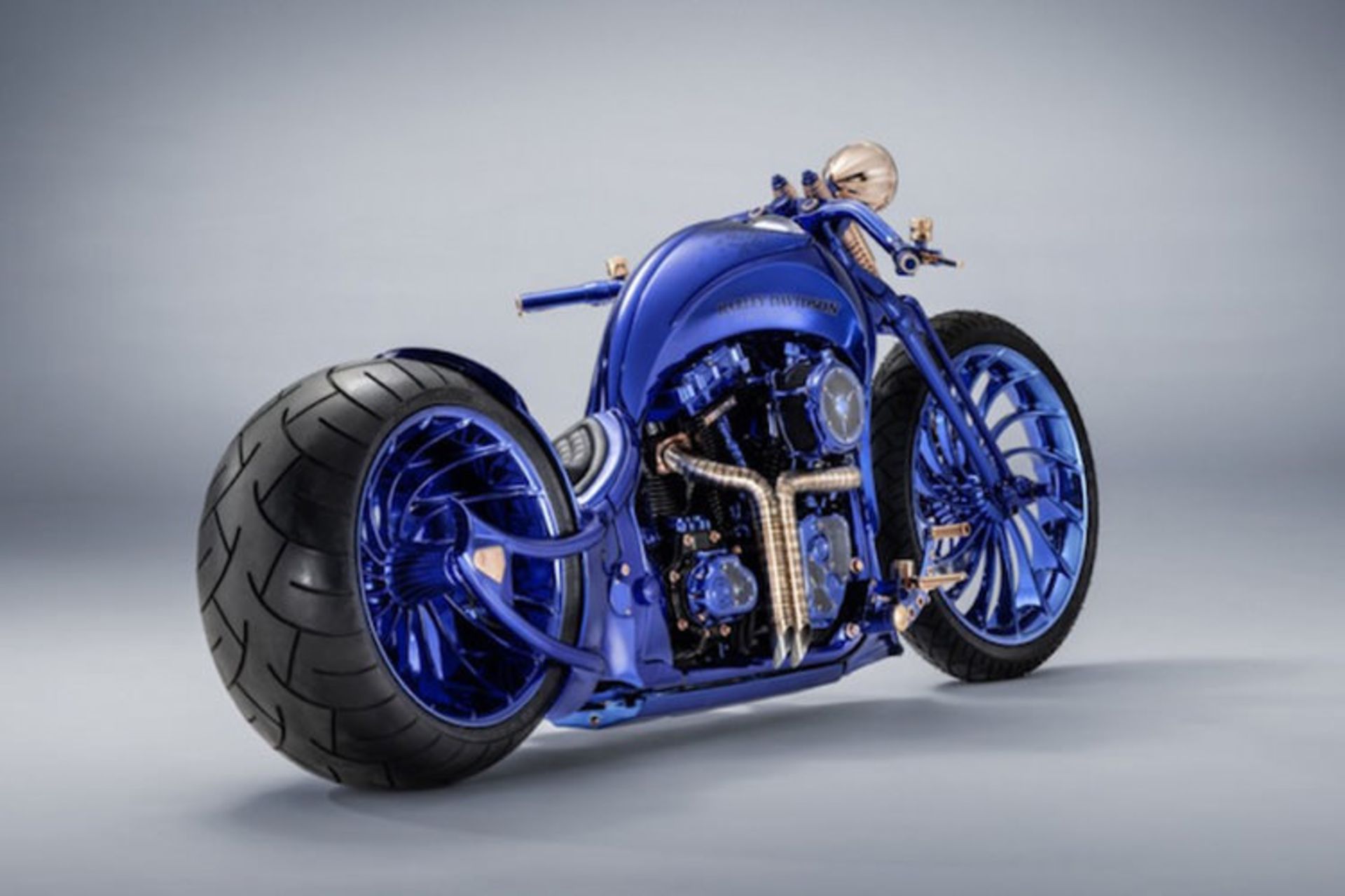 Harley-Davidson Softail motorcycle / موتورسیکلت هارلی دیویدسن سافتیل