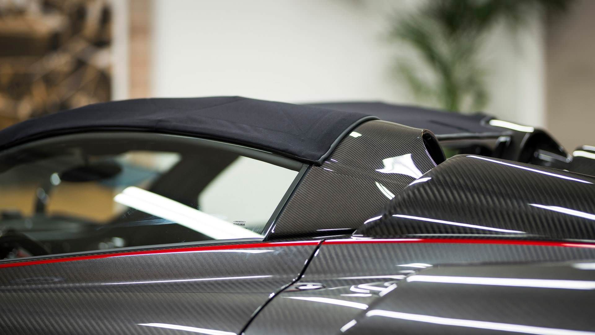 Pagani Huayra Roadster hypercar / ابرخودروی پاگانی هوایرا رودستر