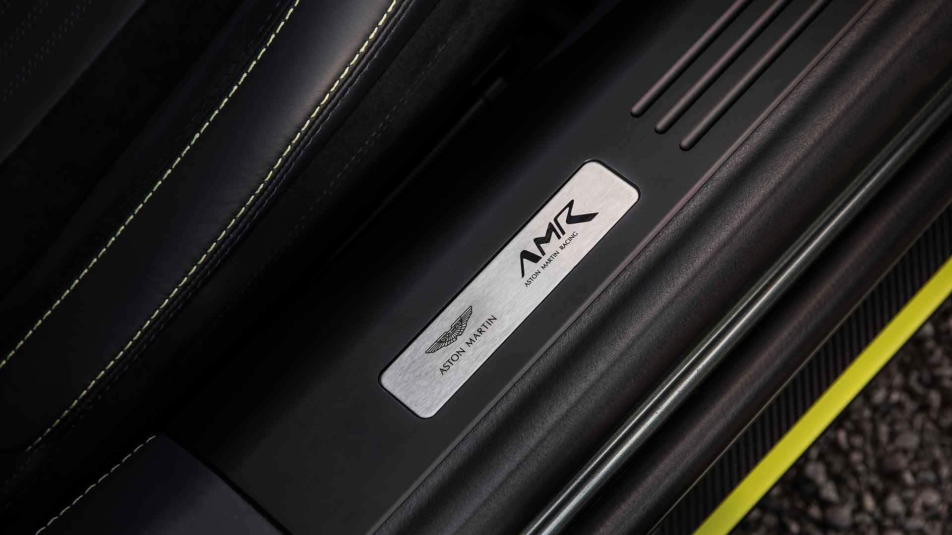 استون مارتین / Aston Martin DB11 AMR