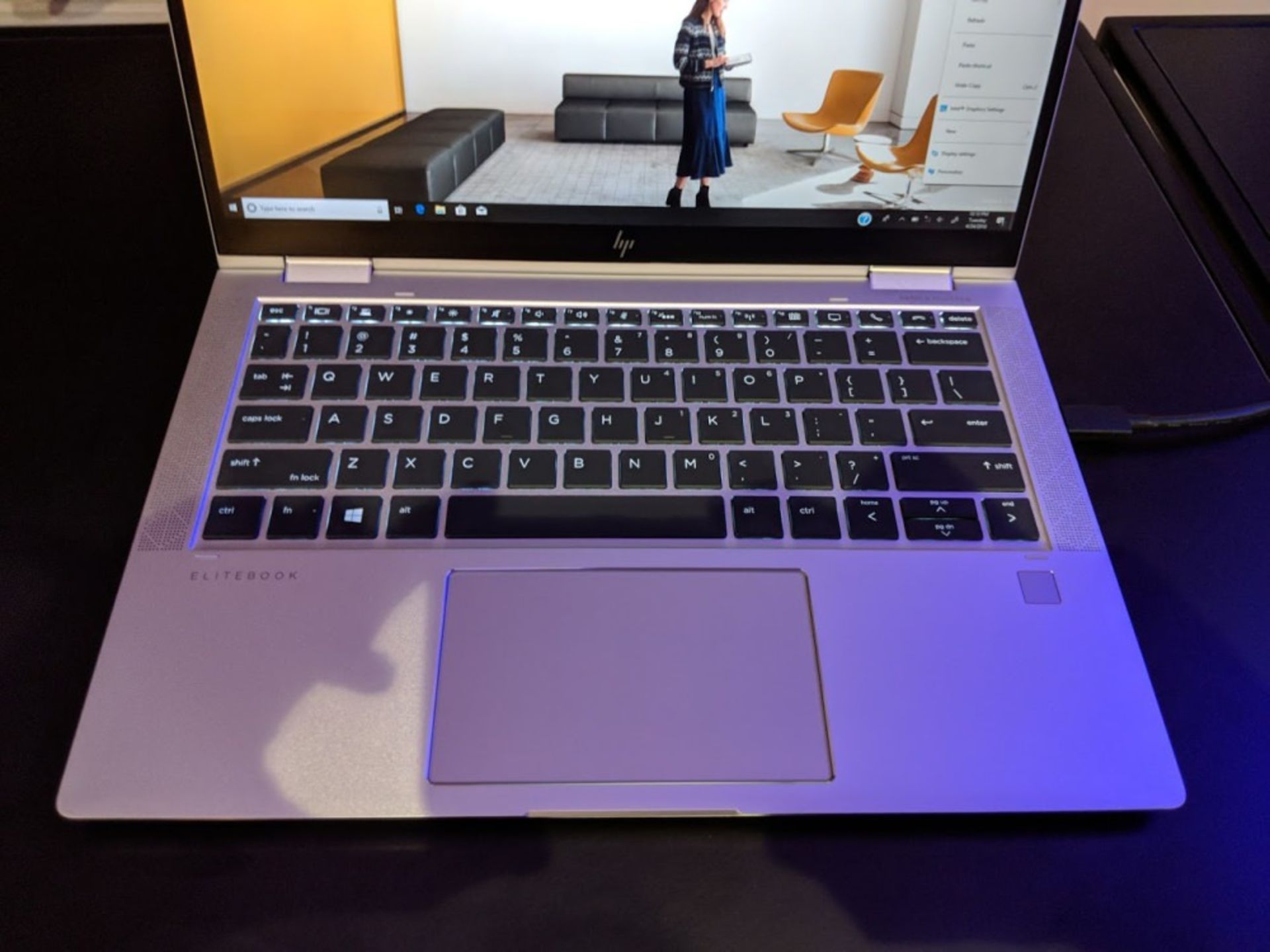 الیت بوک اچ پی