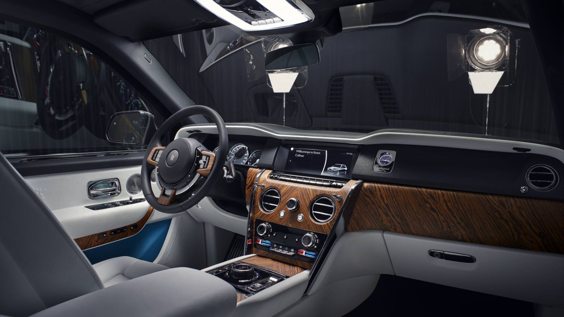 Rolls Royce Cullinan / رولز رویس کالینان