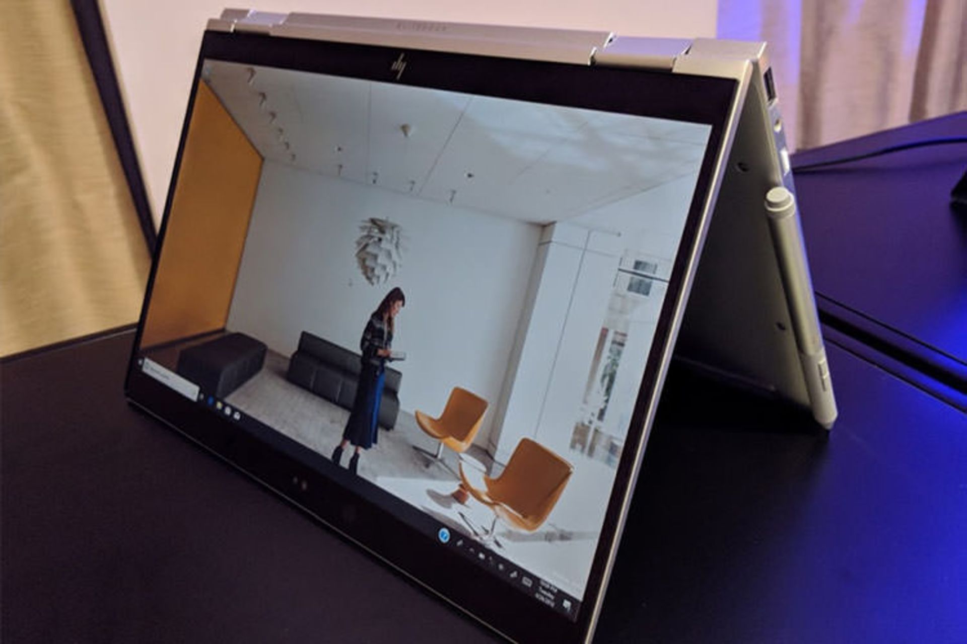 الیت بوک اچ پی