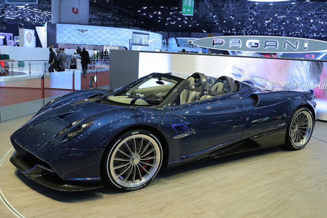 Pagani Huayra Roadster hypercar / ابرخودروی پاگانی هوایرا رودستر