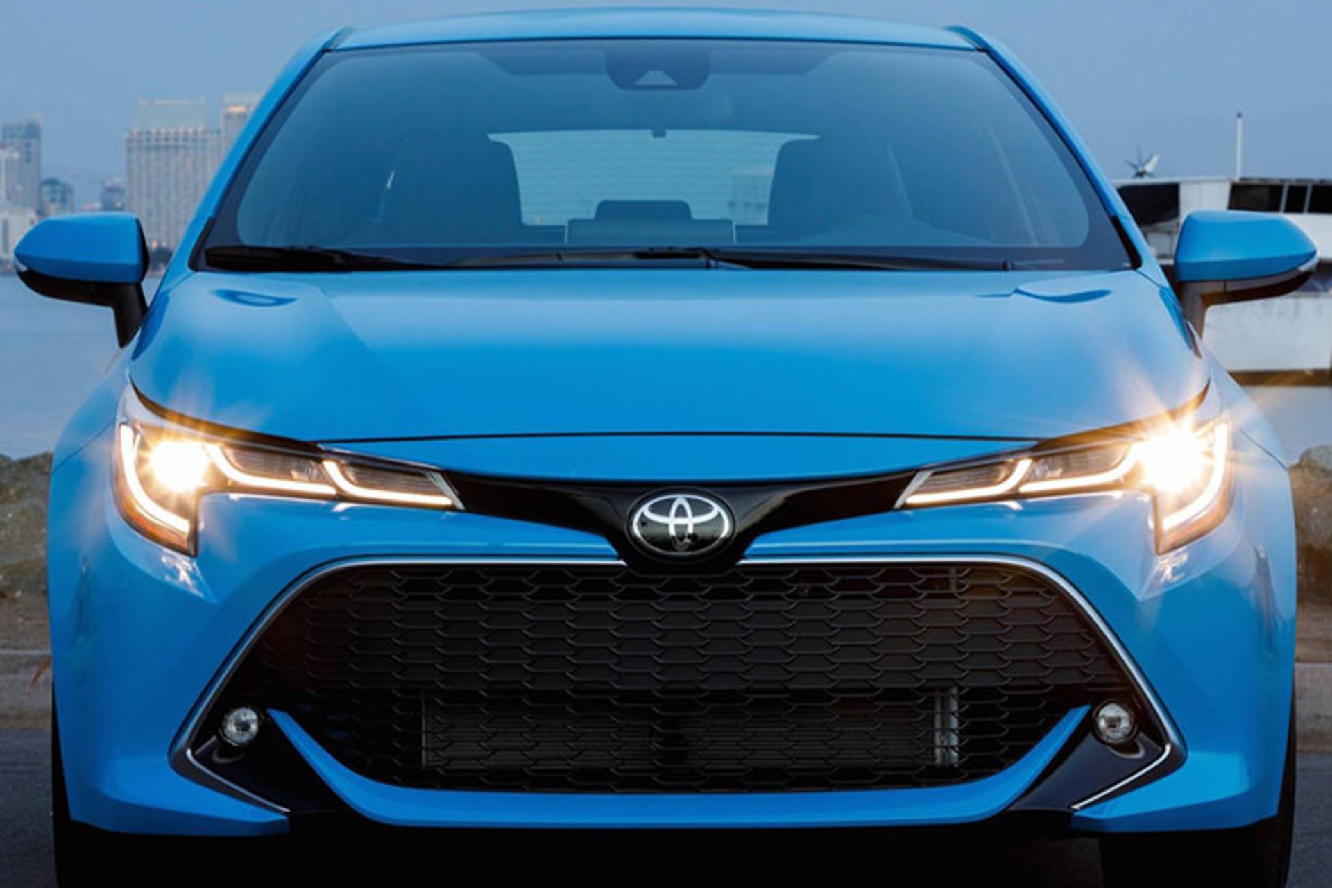 Toyota Corolla Hatchback / تویوتا کورولا هاچبک