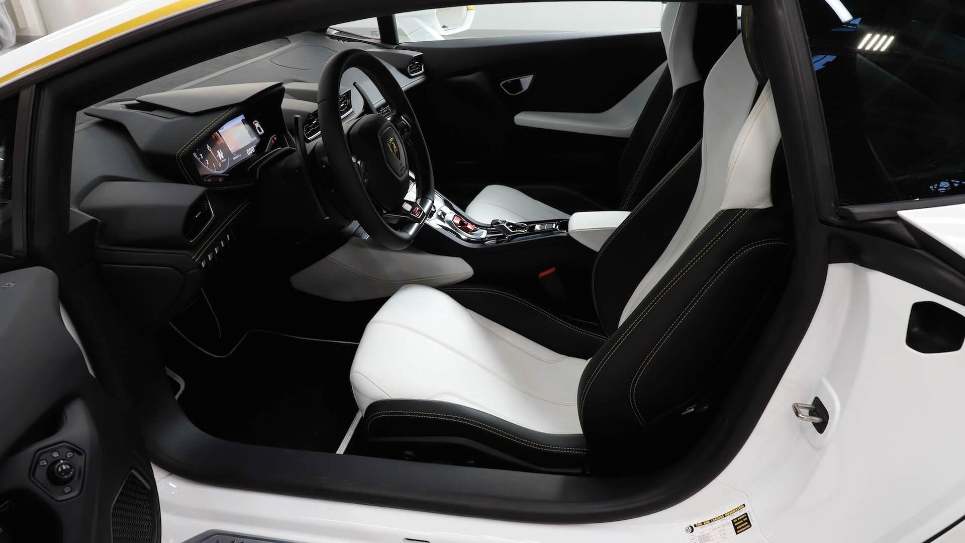 2018 Lamborghini Huracan / خودروی سوپراسپرت لامبورگینی هوراکان مدل 2018