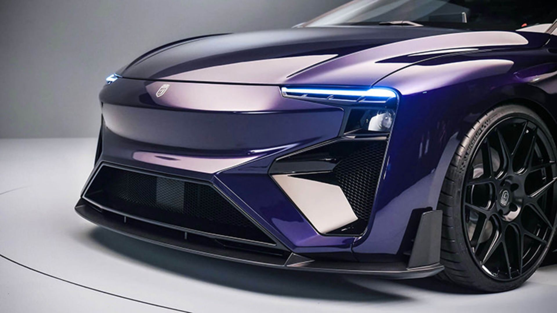 Gumpert RG Nathalie hybrid car / خودروی هیبریدی گامپرت RG ناتالی