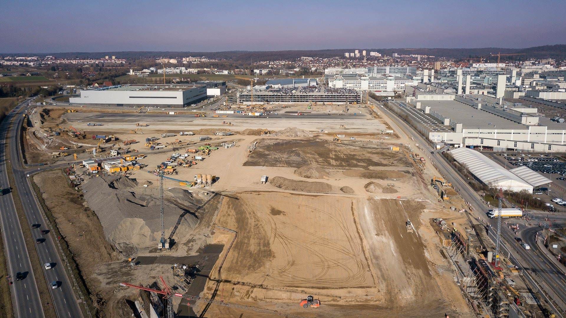 Mercedes Benz Factory 56  / مرسدس بنز