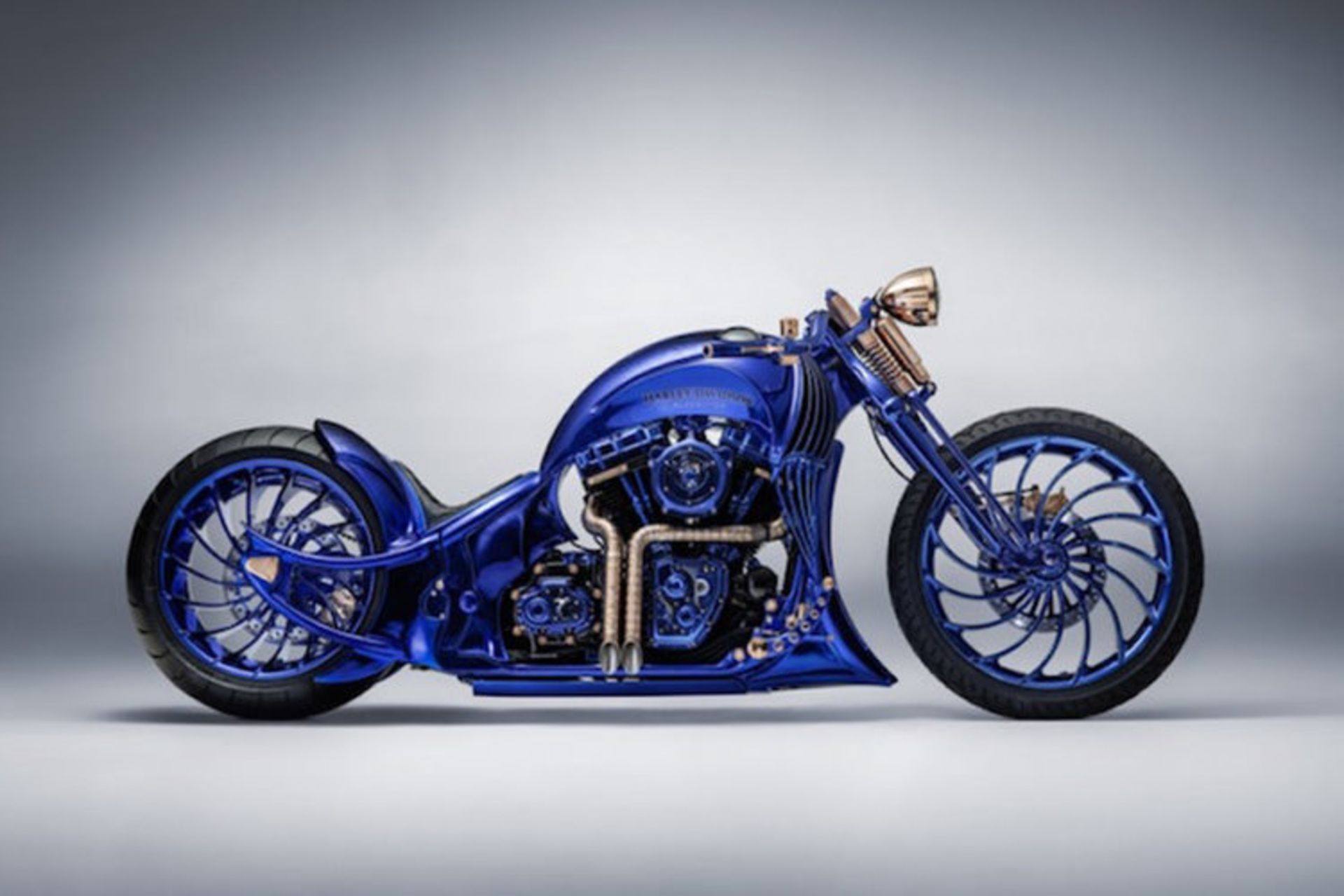 Harley-Davidson Softail motorcycle / موتورسیکلت هارلی دیویدسن سافتیل
