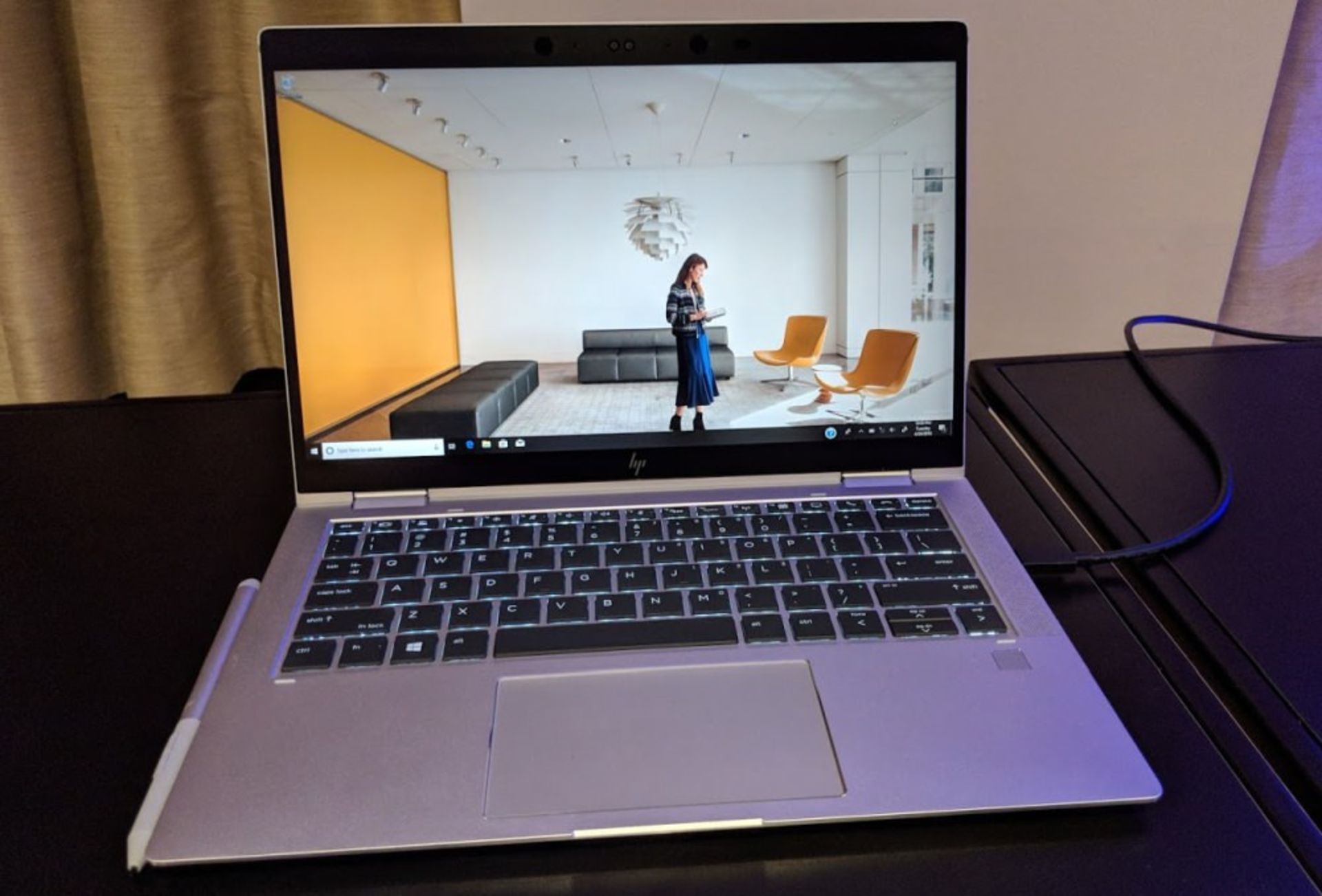 الیت بوک اچ پی