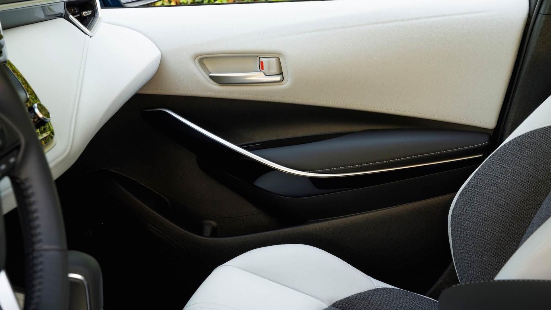 Toyota Corolla Hatchback / تویوتا کورولا هاچبک