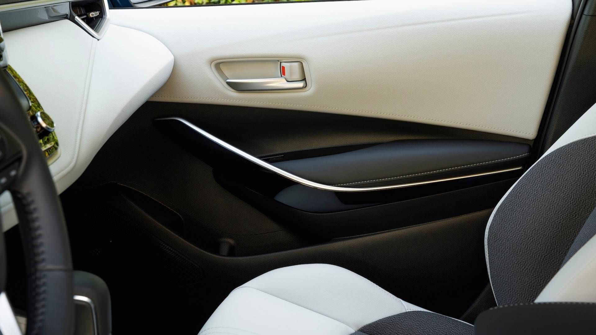 Toyota Corolla Hatchback / تویوتا کورولا هاچبک