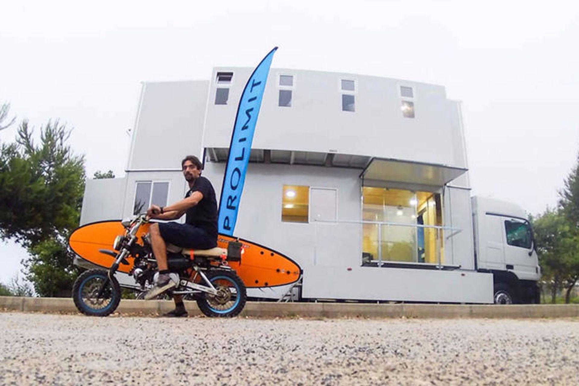 Mercedes benz Actros truck / کامیون مسافرتی مرسدس بنز اکتروس