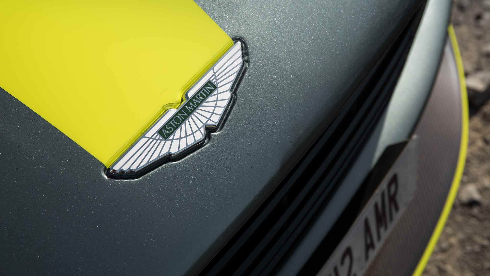 استون مارتین / Aston Martin DB11 AMR