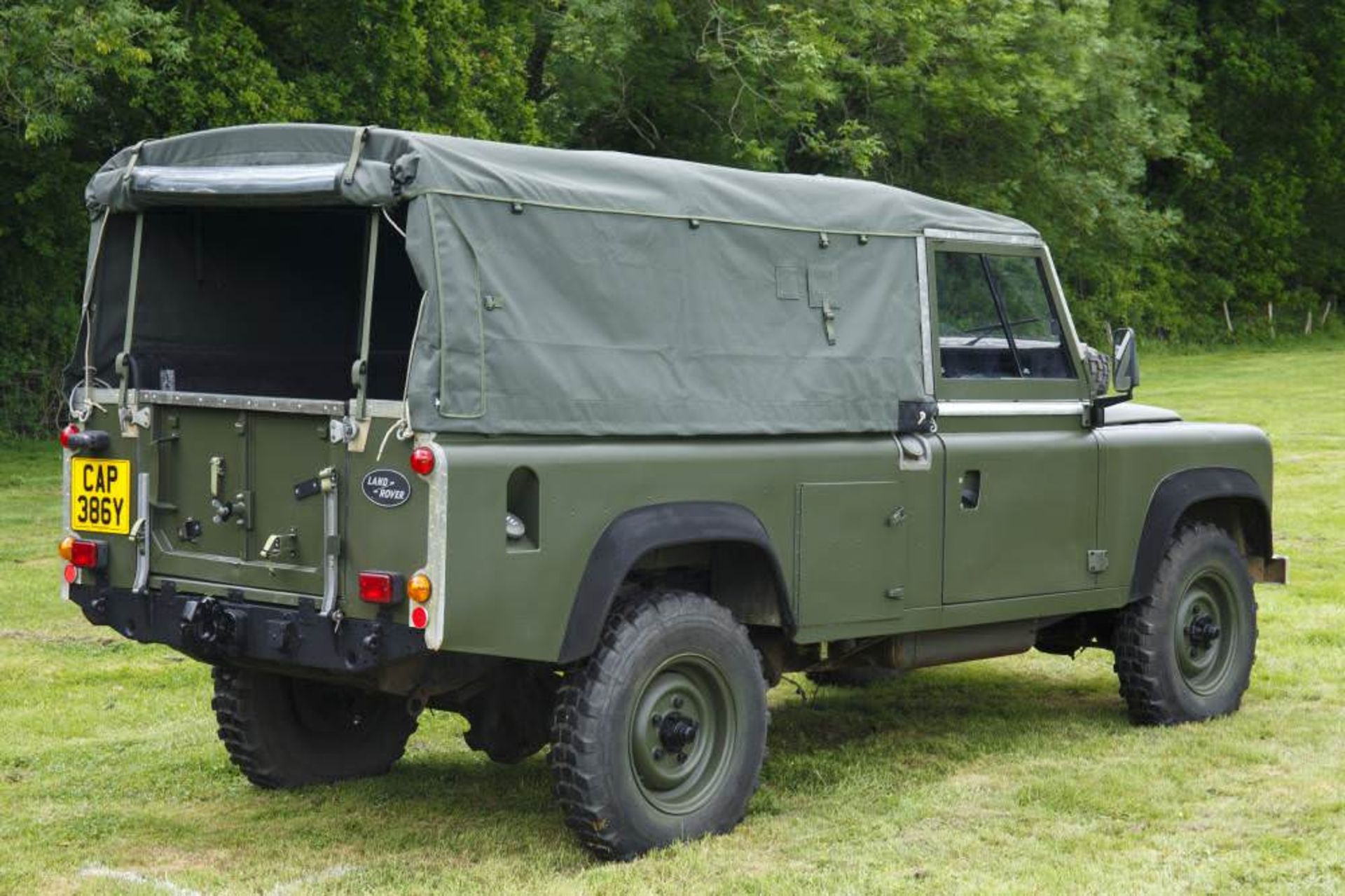 لندرور دیفندر 110 / Land Rover Defender