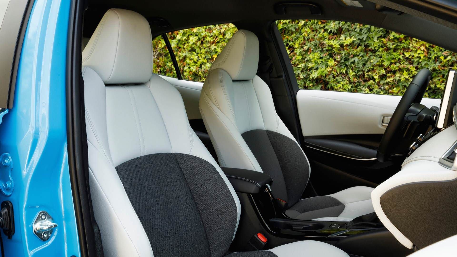 Toyota Corolla Hatchback / تویوتا کورولا هاچبک