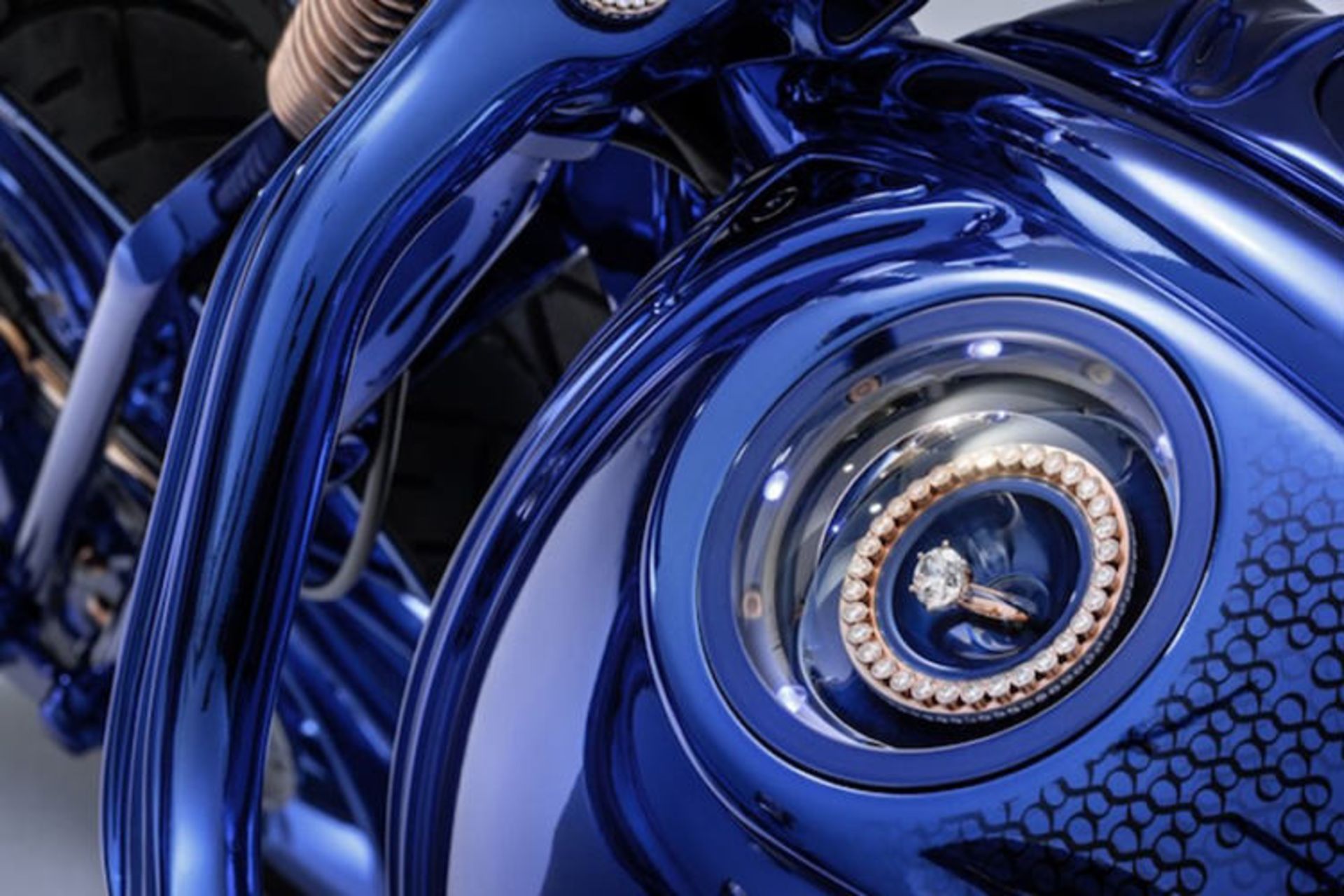 Harley-Davidson Softail motorcycle / موتورسیکلت هارلی دیویدسن سافتیل