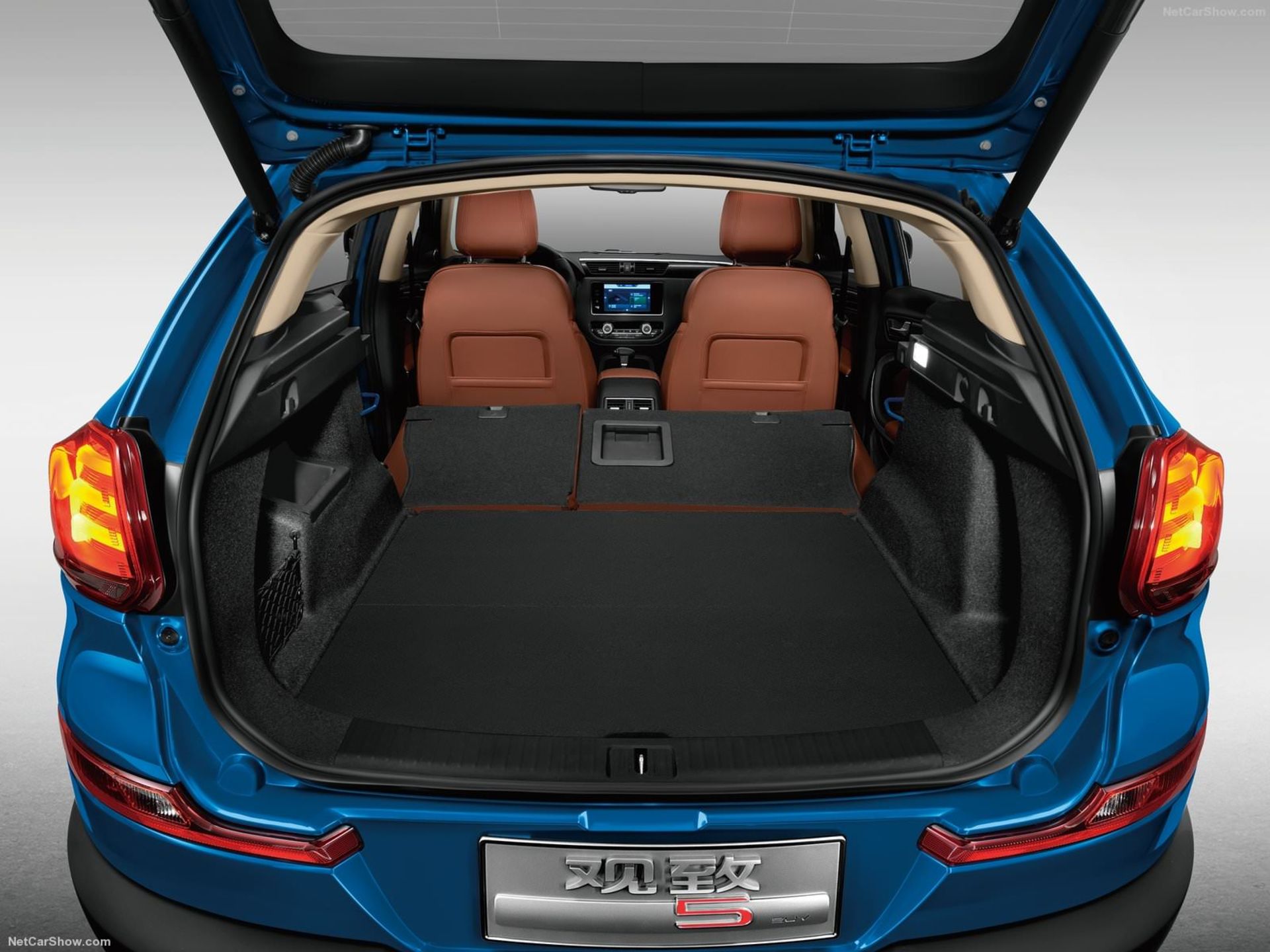 Qoros 5 / کوروس