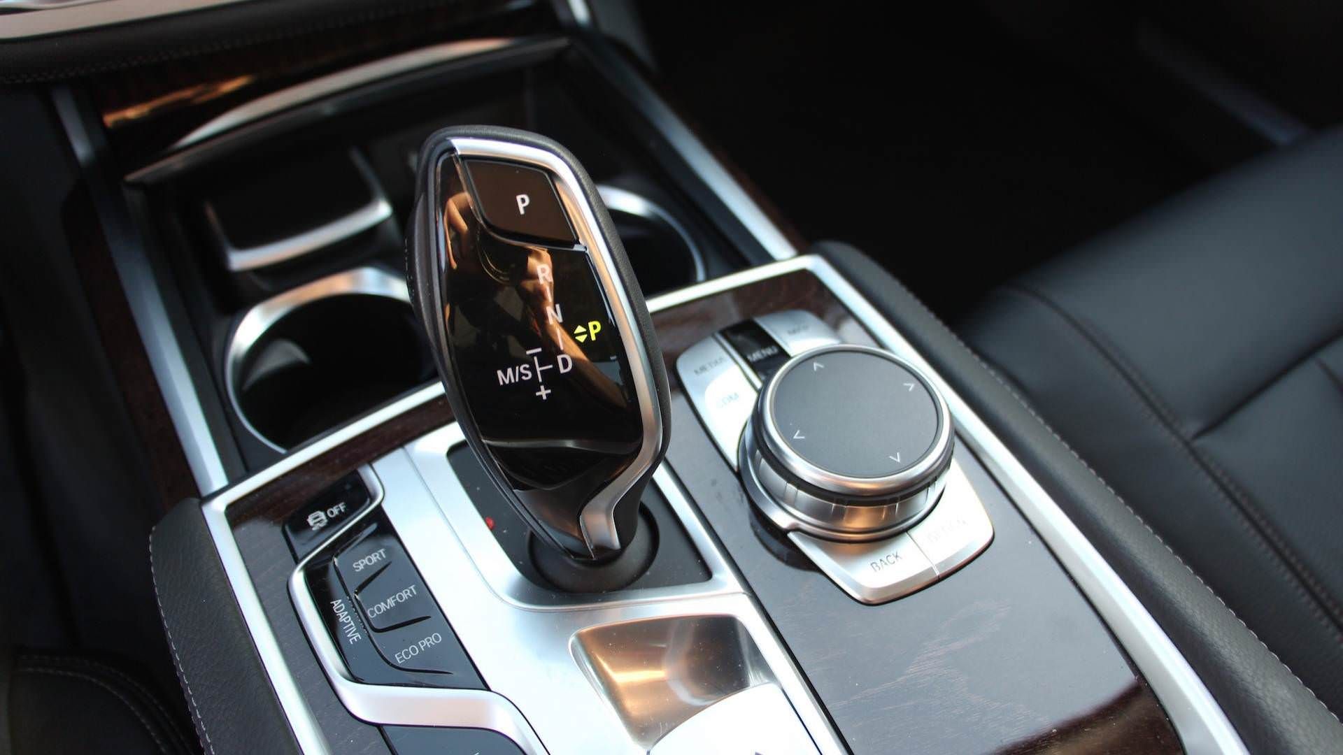 BMW 7 Series / بی ام و سری 7