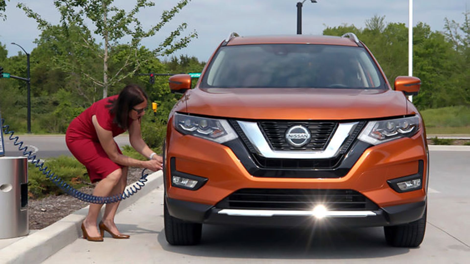 NISSAN EASY-FILL TIRE ALERT SYSTEM / نیسان تایر لاستیک