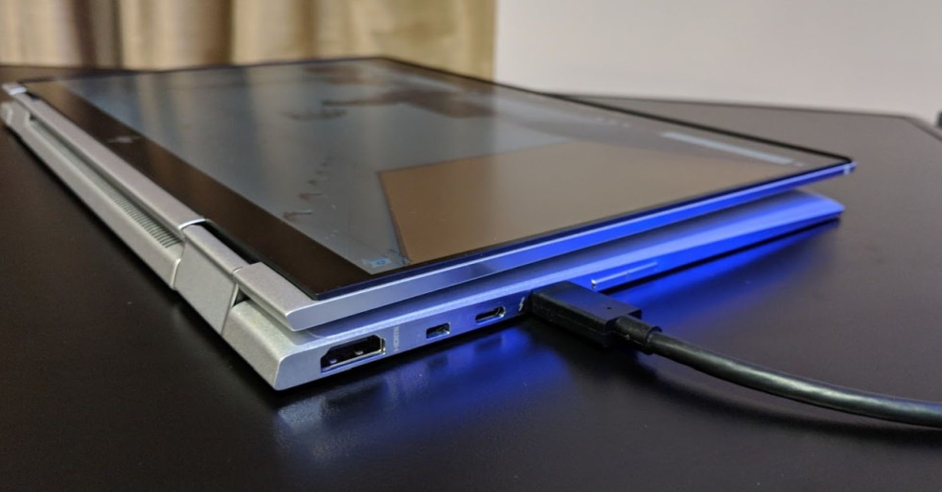 الیت بوک اچ پی