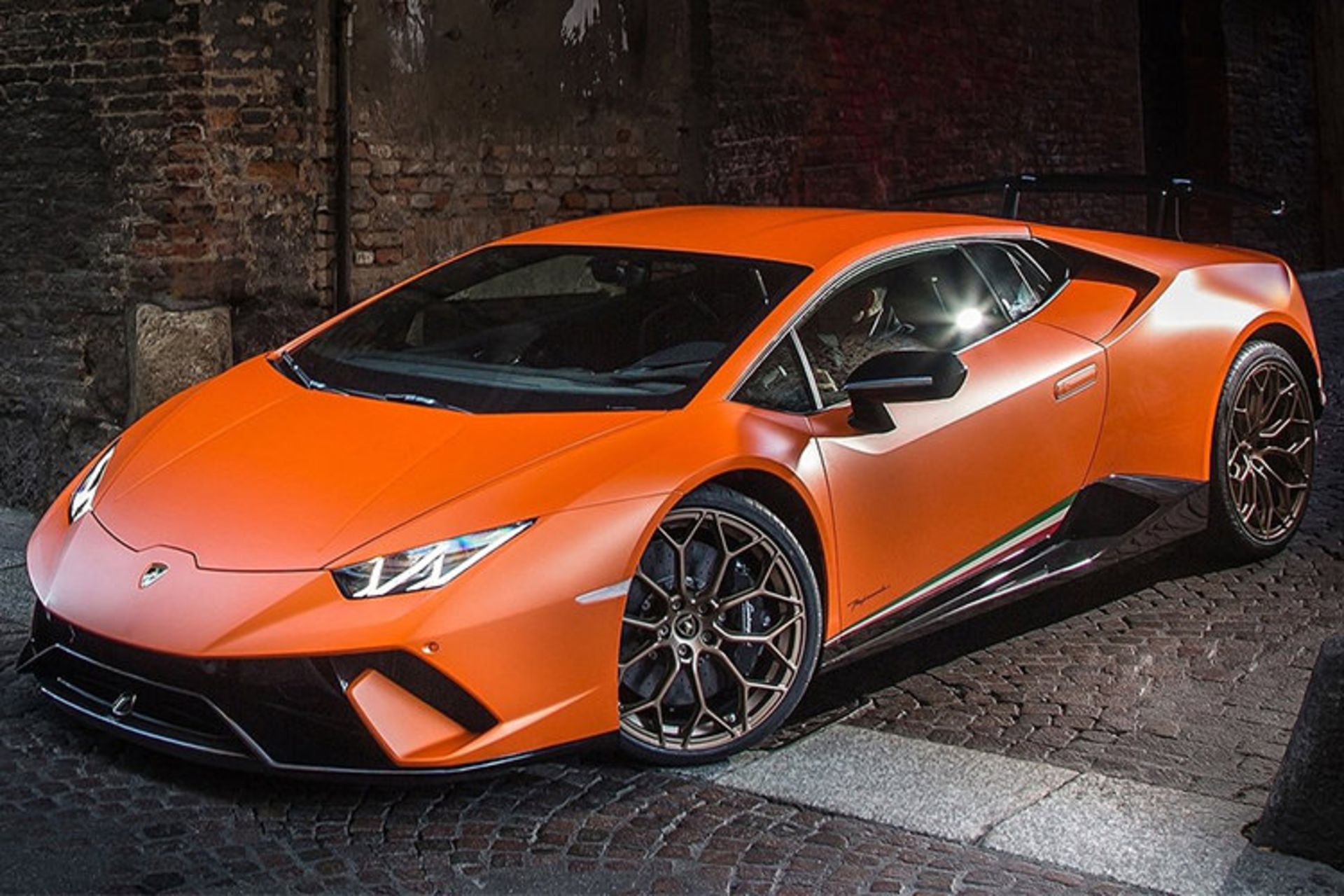 Lamborghini Huracan Performante / لامبورگینی هوراکان پرفورمانته