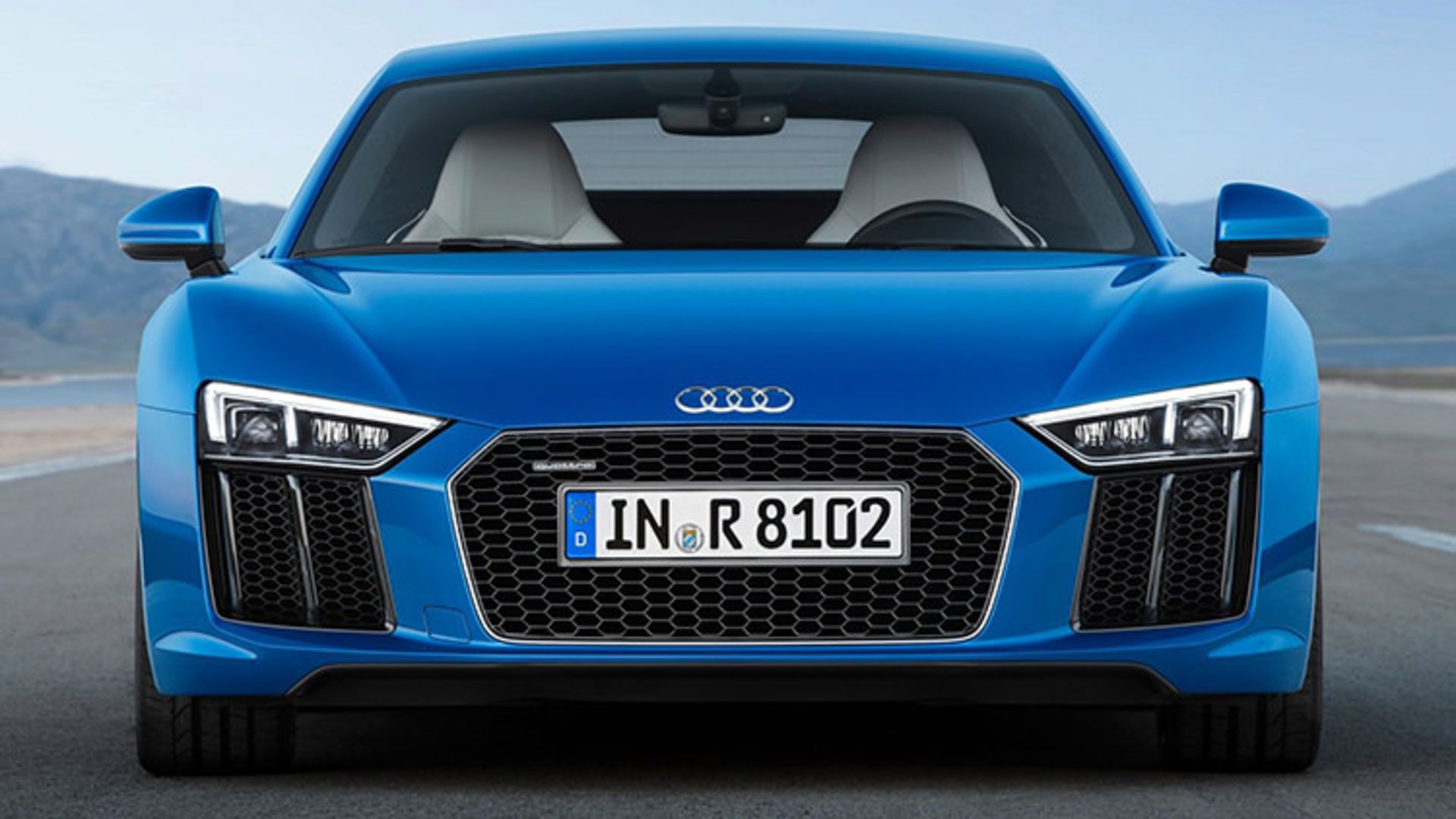 Audi R8 - Ducati Panigale V4