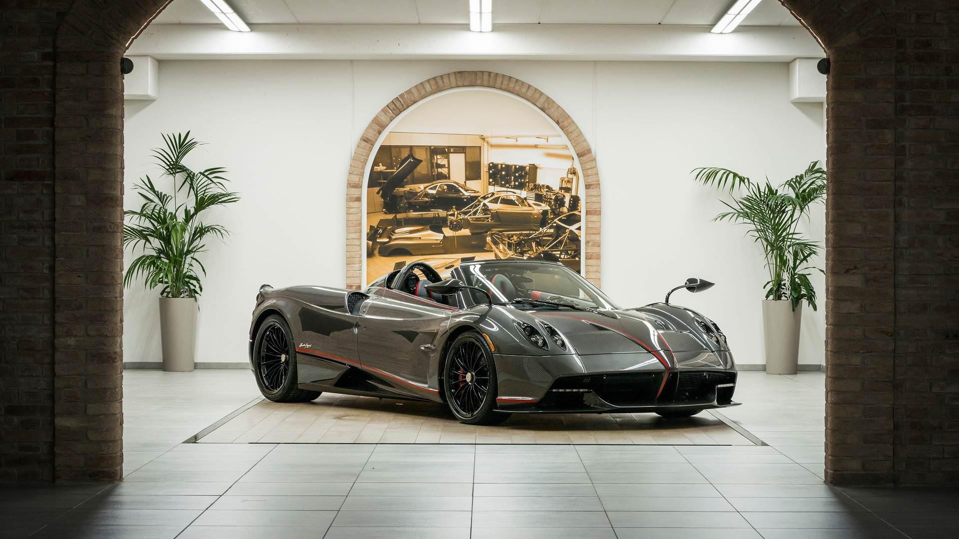 Pagani Huayra Roadster hypercar / ابرخودروی پاگانی هوایرا رودستر